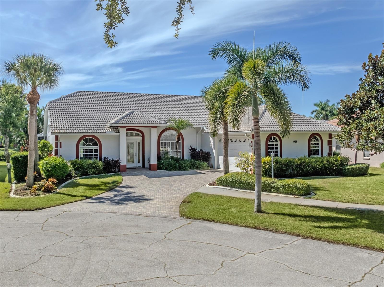 915 BALL DR — photo 39