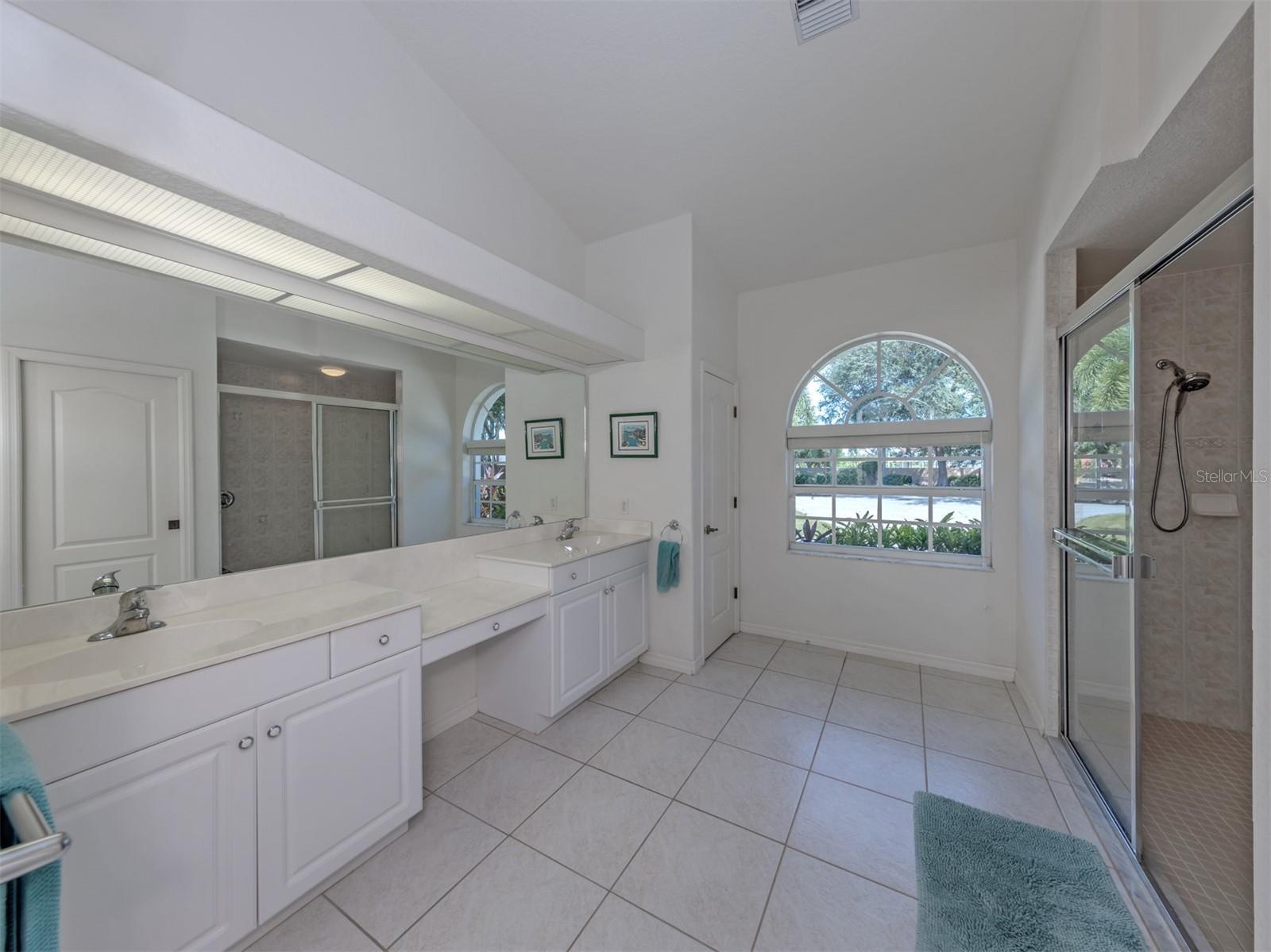 915 BALL DR — photo 21