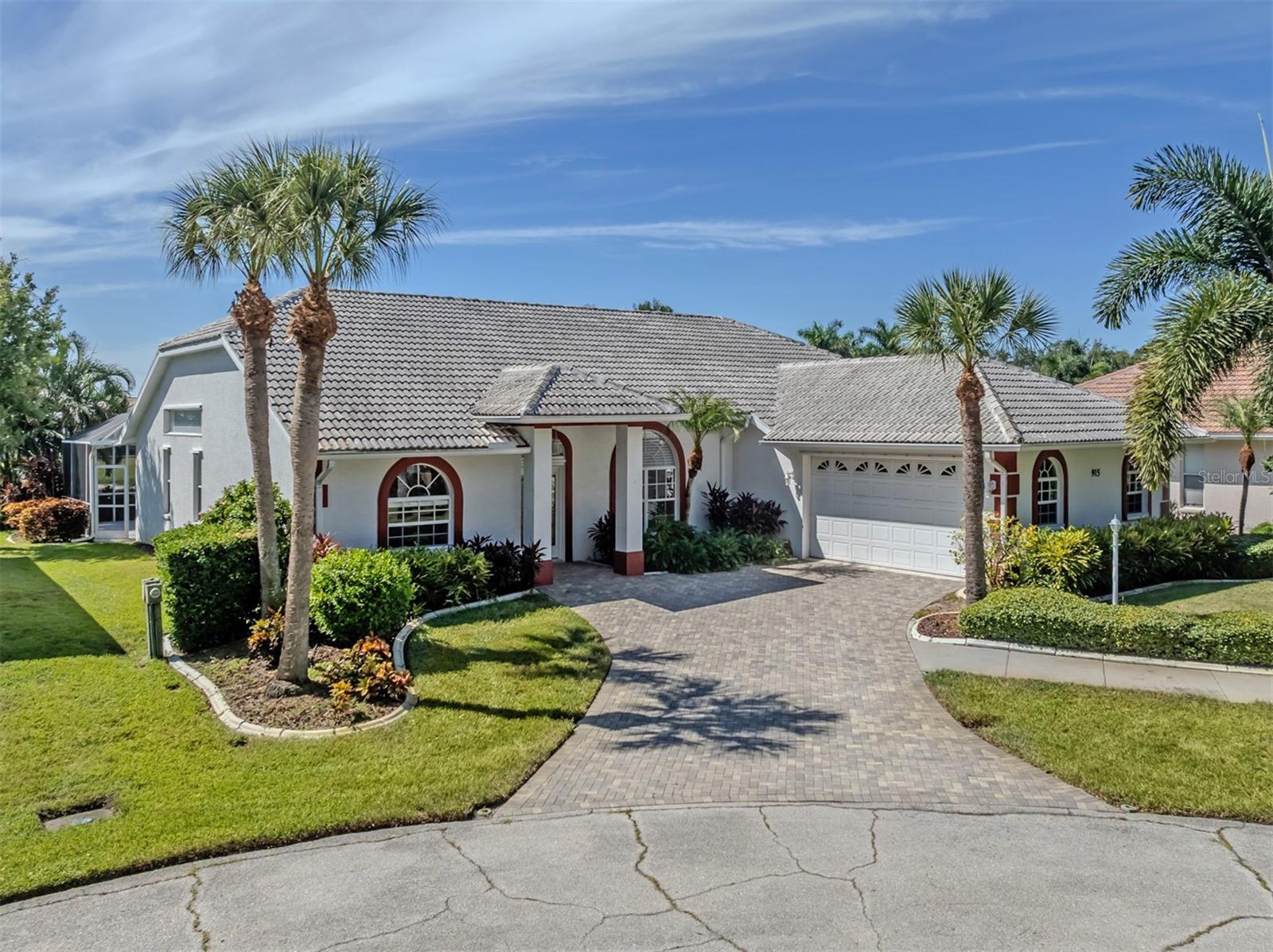915 BALL DR — photo 2