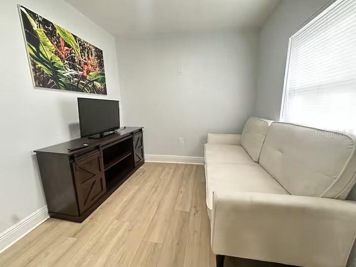8923 N LYNN AVE — photo 33