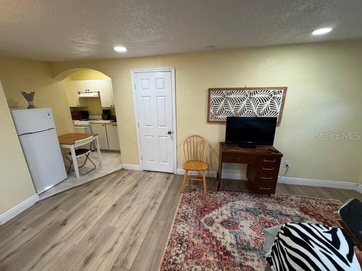 8923 N LYNN AVE — photo 38