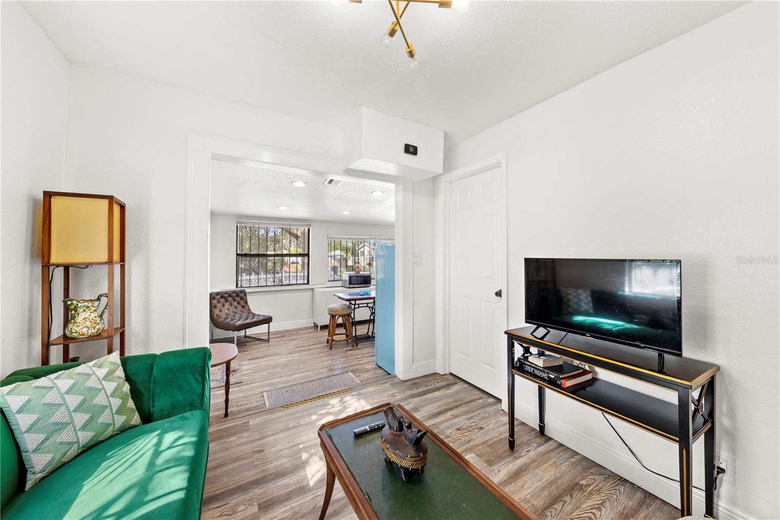 8923 N LYNN AVE — photo 8