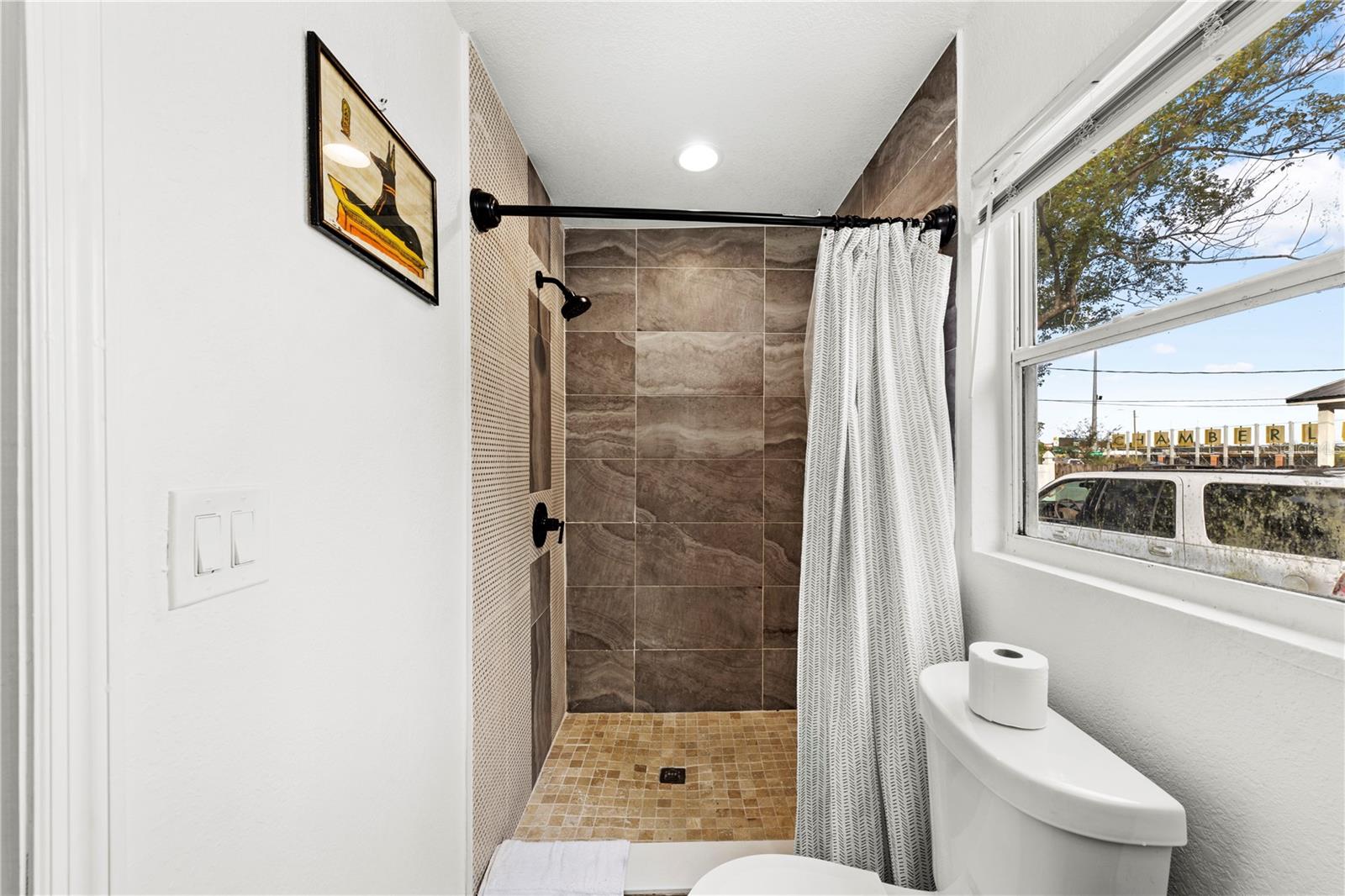 8923 N LYNN AVE — photo 28