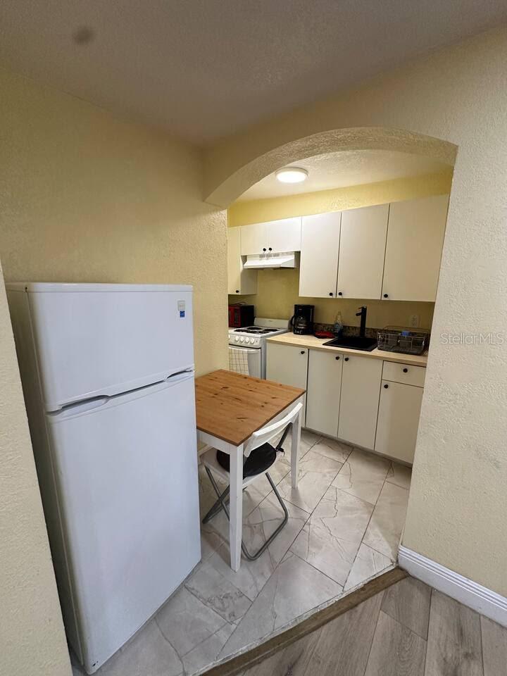 8923 N LYNN AVE — photo 40