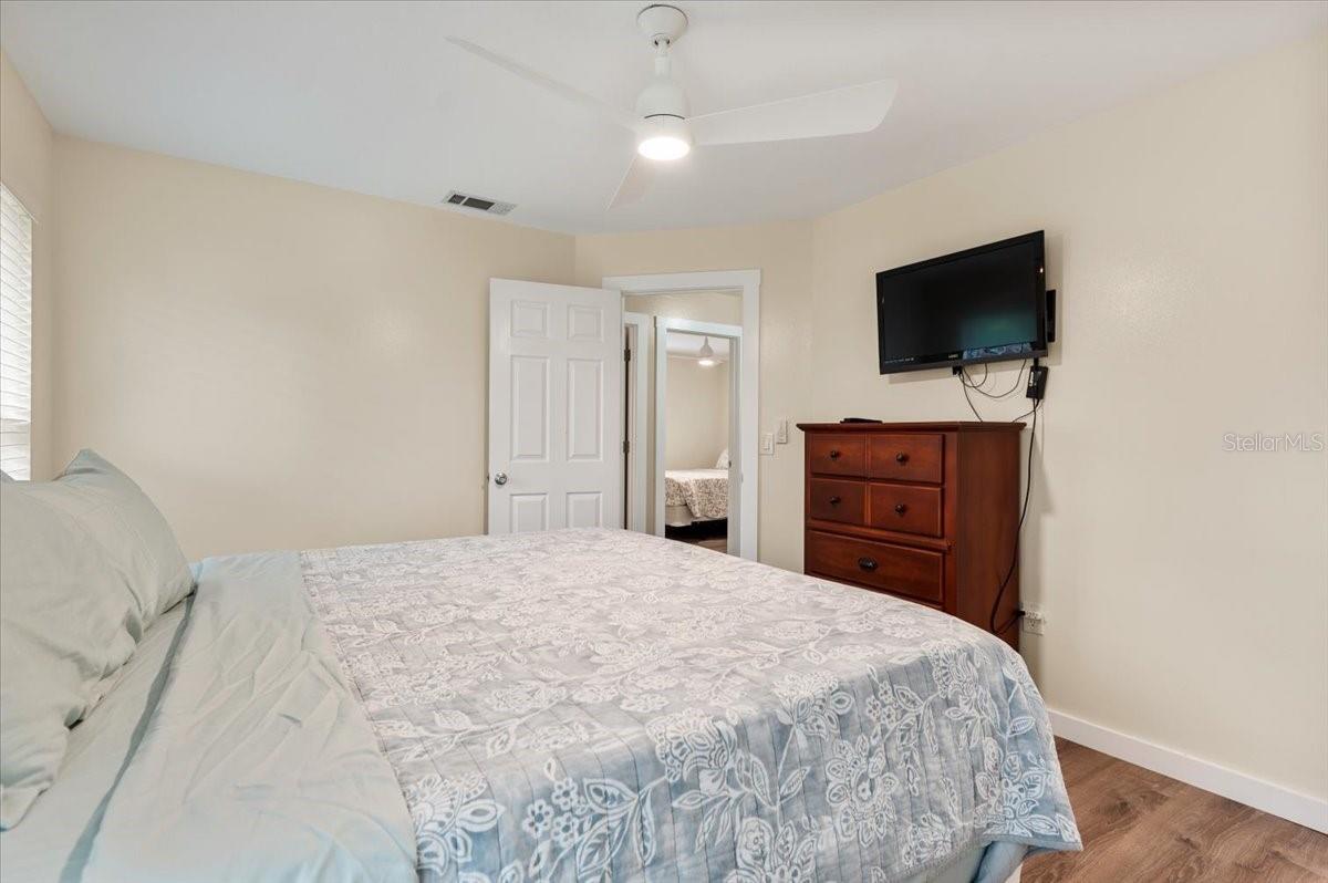 3452 BAY ST — photo 17
