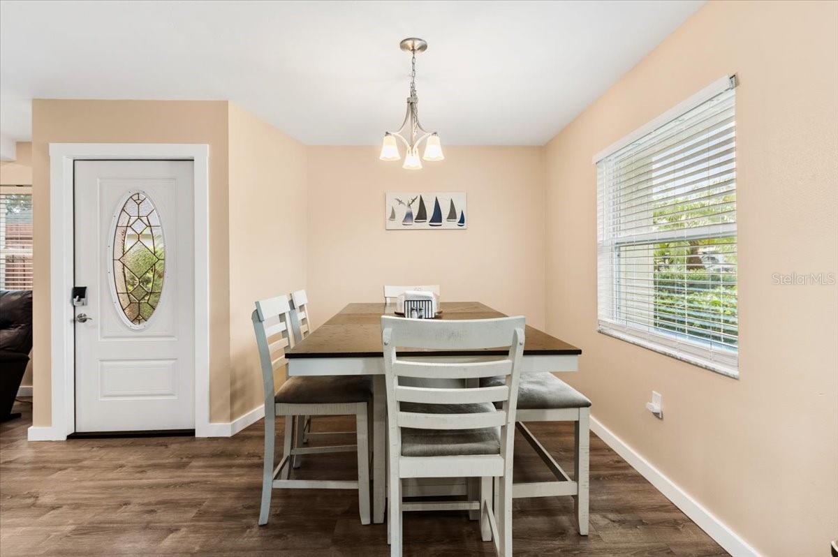 3452 BAY ST — photo 10