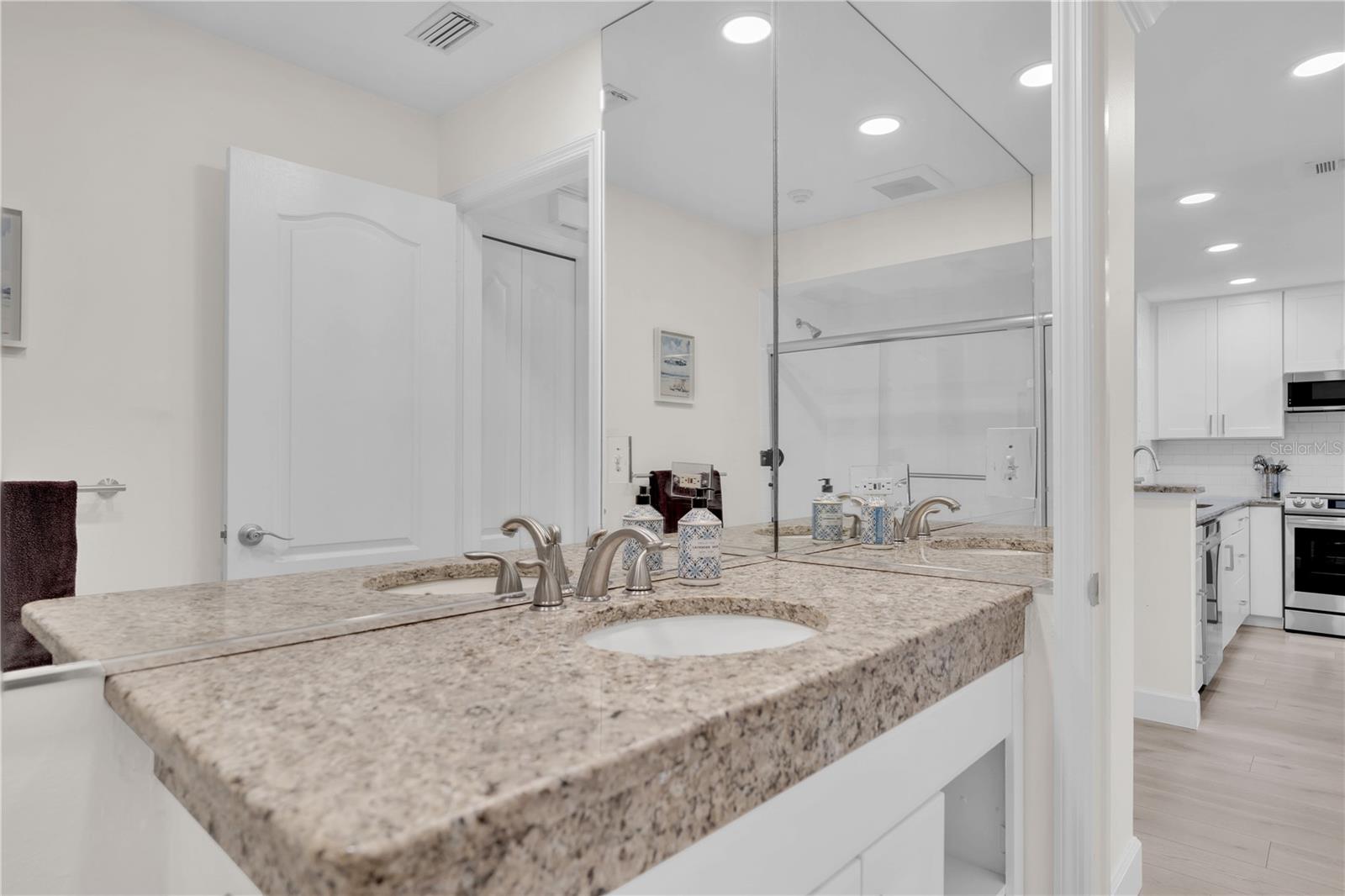862 HUDSON AVE #862 — photo 14