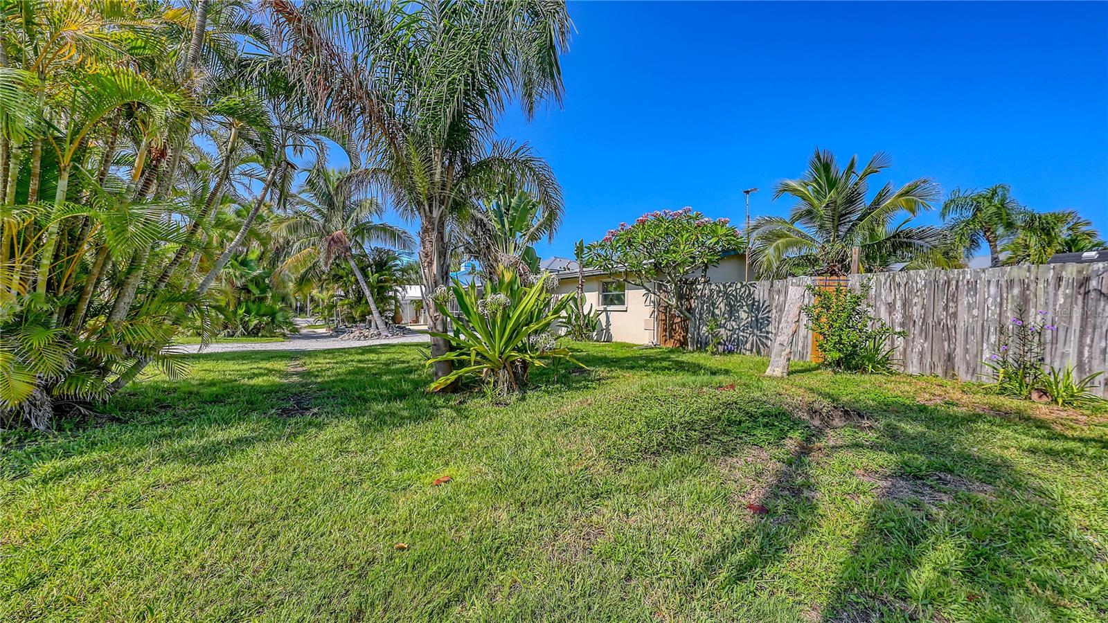 5302 LAS ROSAS — photo 26