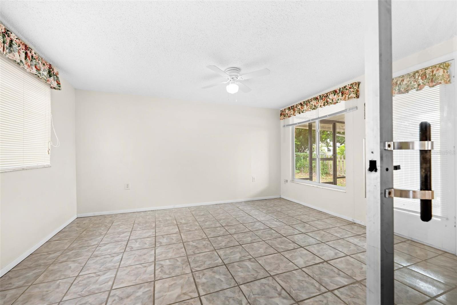 3636 HENDRIX ST — photo 27