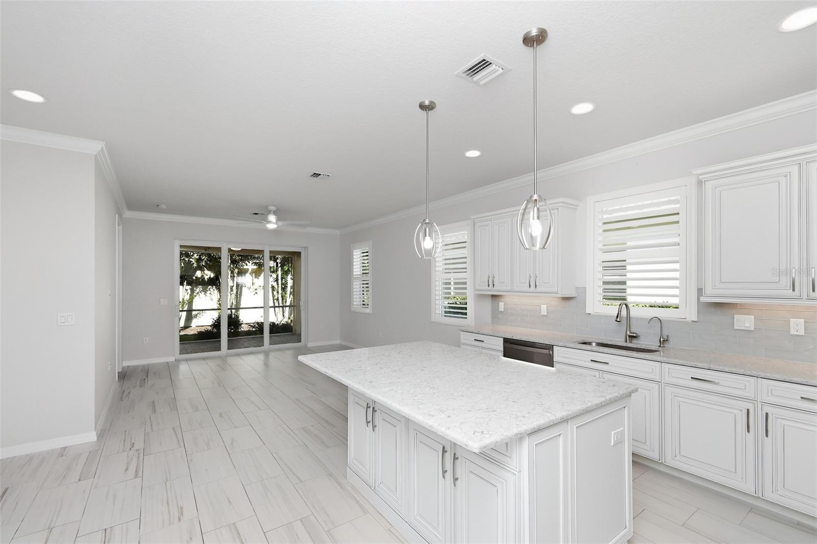125 COLEBROOK CT — photo 6