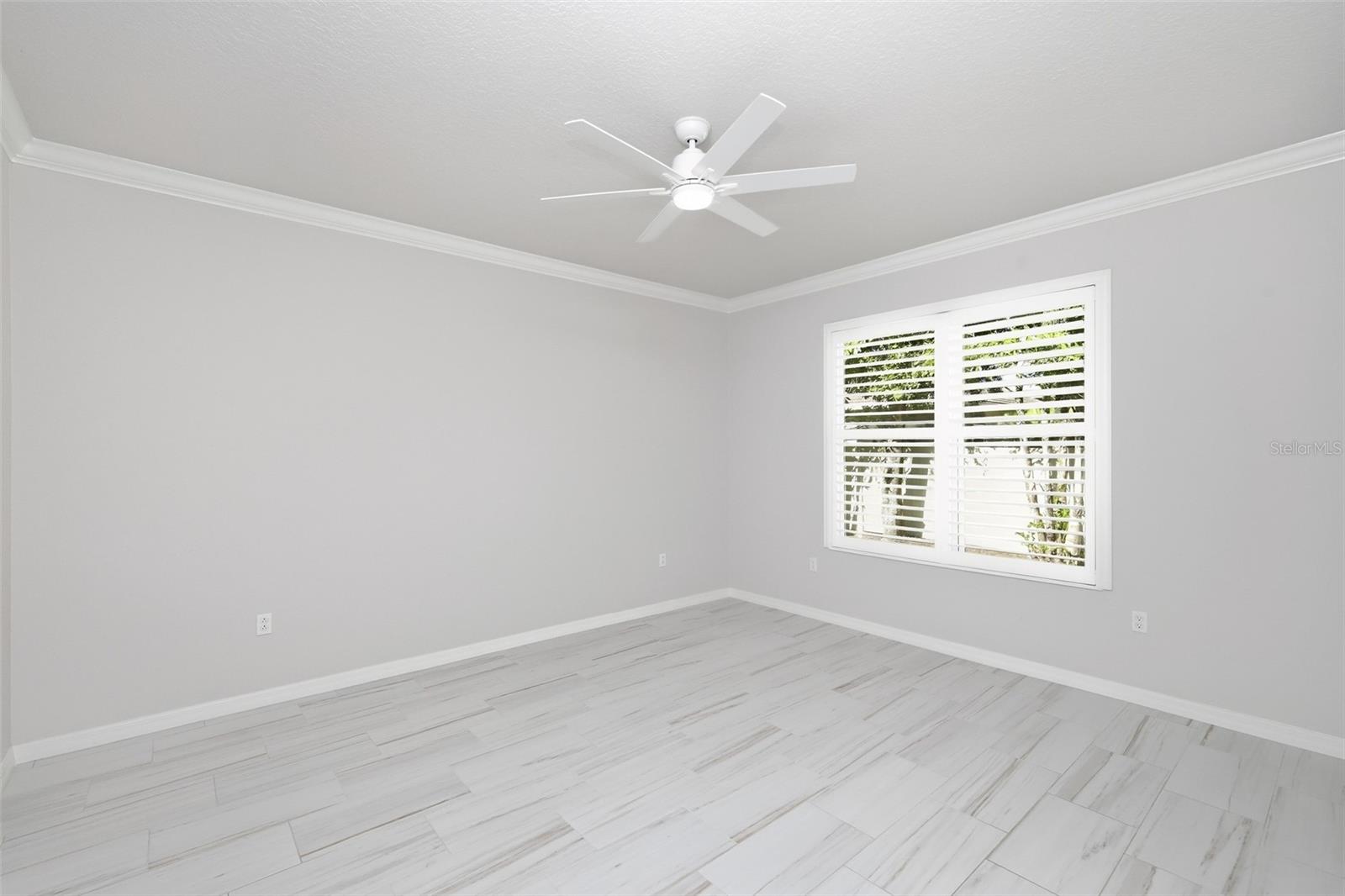 125 COLEBROOK CT — photo 17