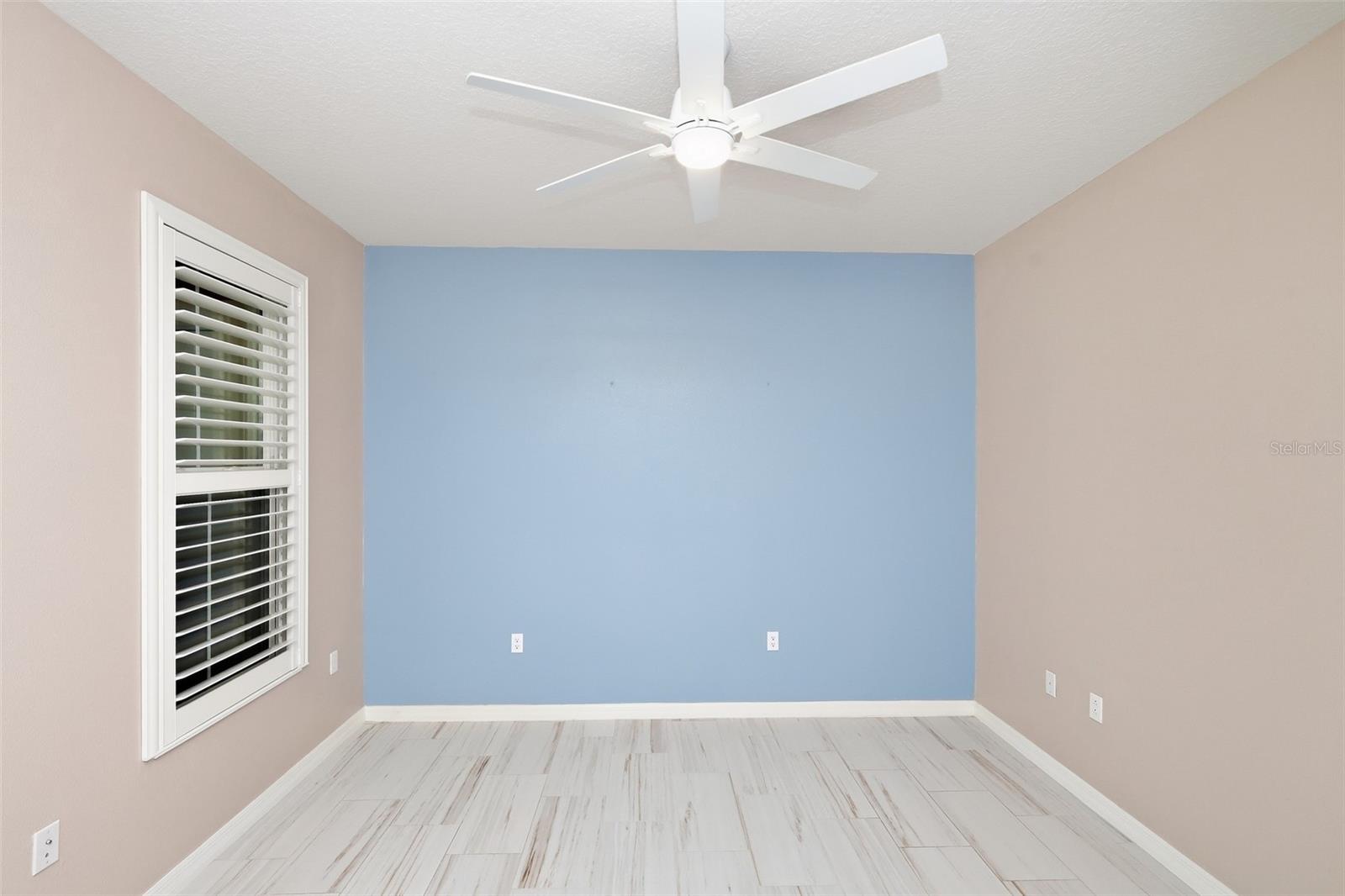 125 COLEBROOK CT — photo 24