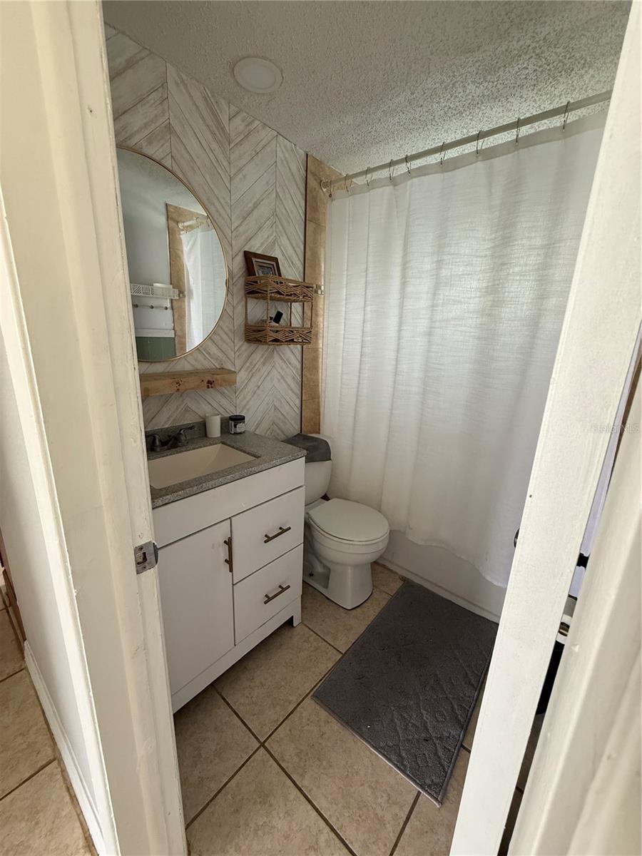 7325 IVANHOE DR — photo 2