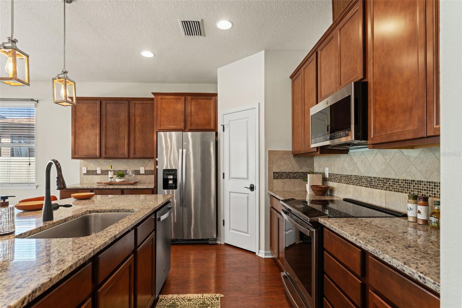 8296 OLIVE BROOK DR — photo 7