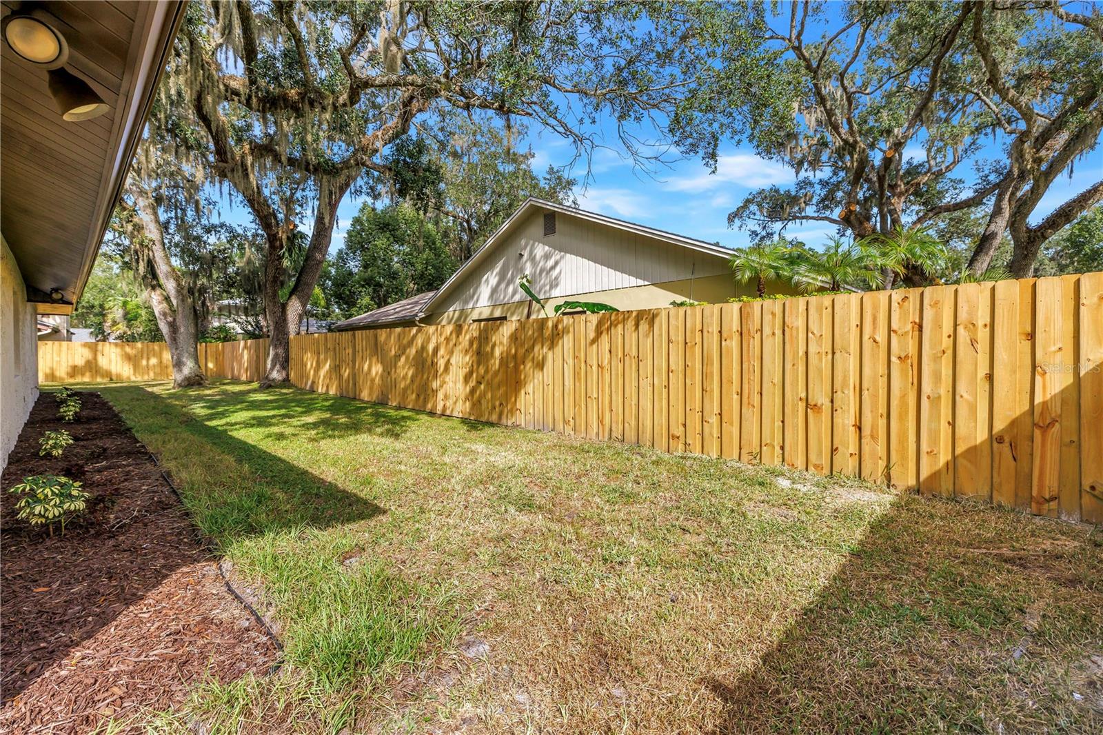 1116 N RIVERHILLS DR — photo 61