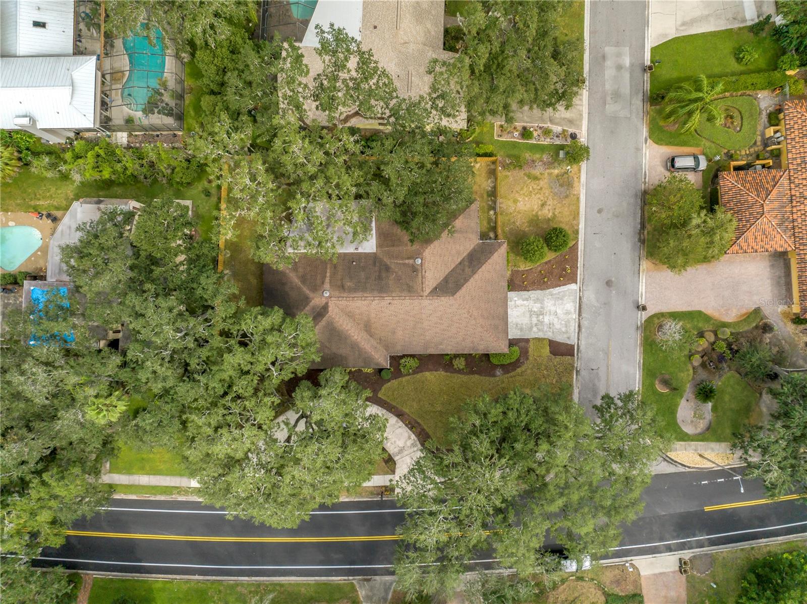 1116 N RIVERHILLS DR — photo 65