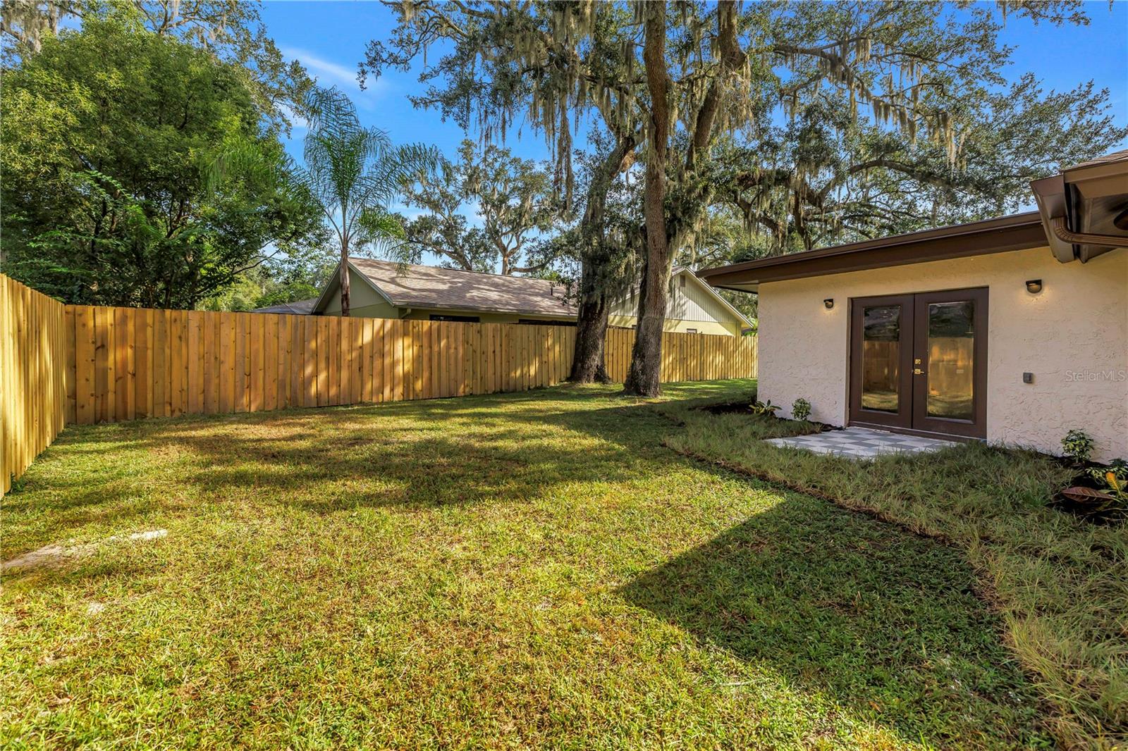 1116 N RIVERHILLS DR — photo 53