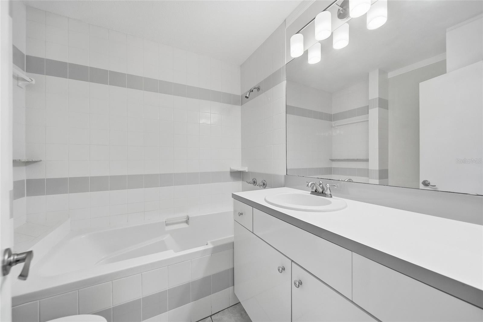 9401 N ROME CIR — photo 19