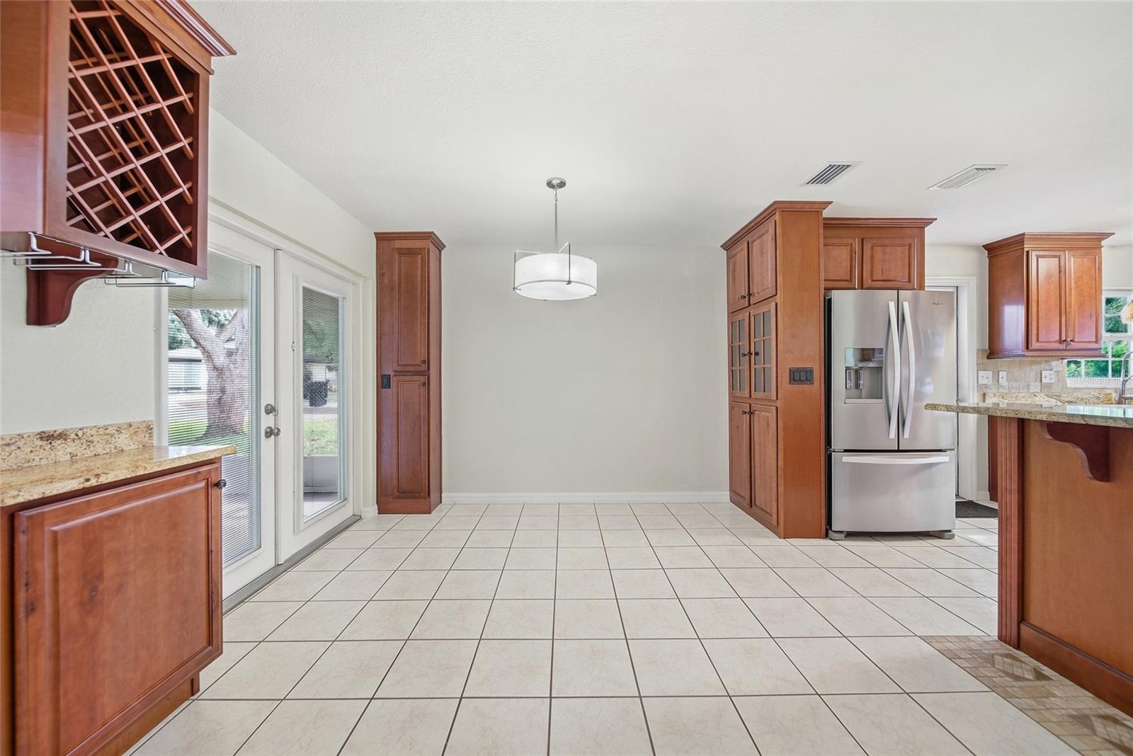 9401 N ROME CIR — photo 9