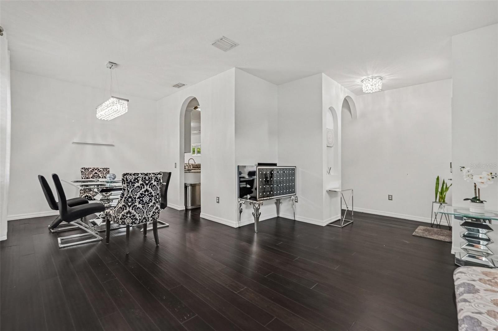 4304 TARKINGTON DRIVE — photo 9