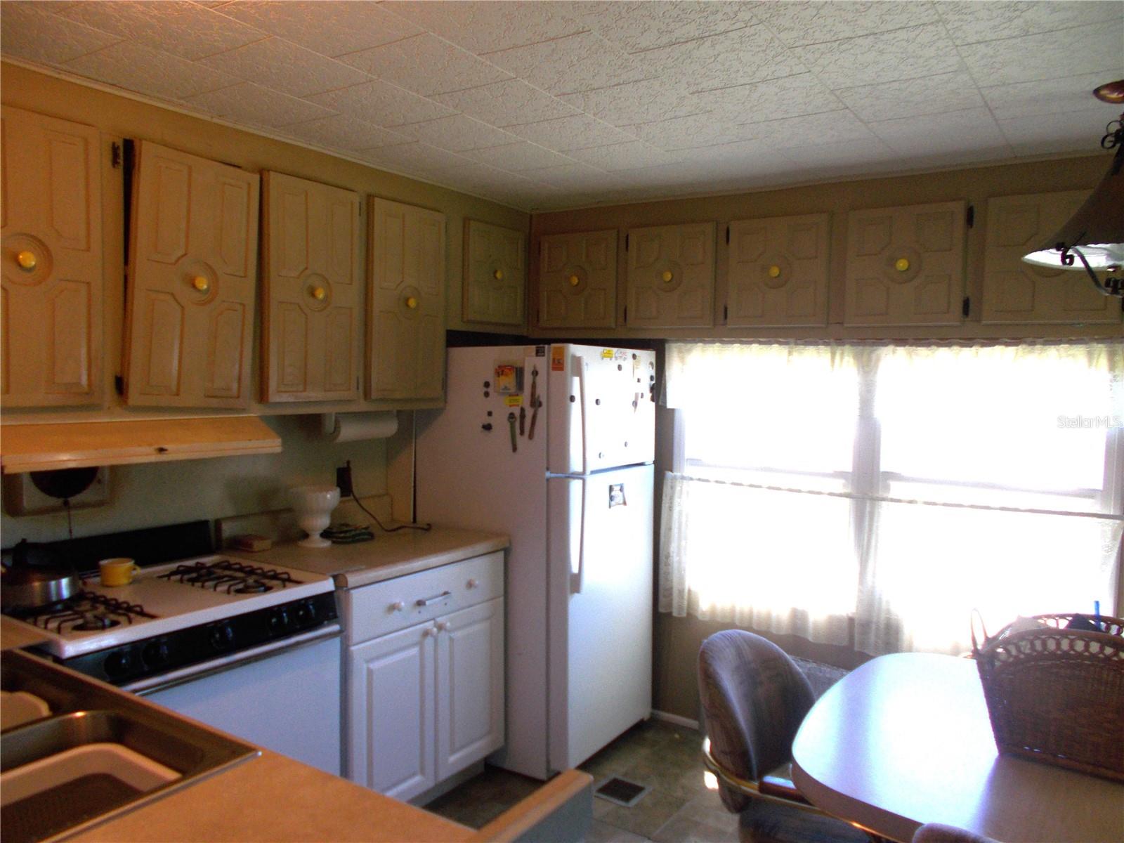 6384 CHARM CT — photo 4