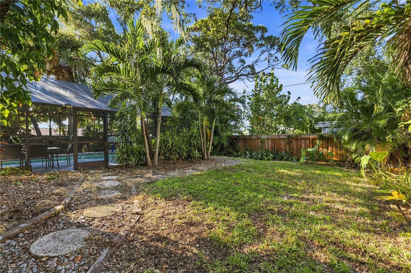 1613 WHARF RD — photo 45