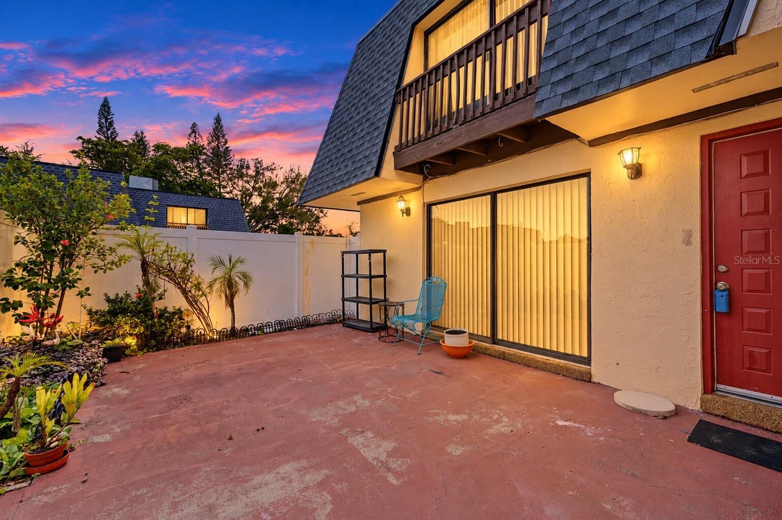8119 OAK TRACE WAY #C — photo 2