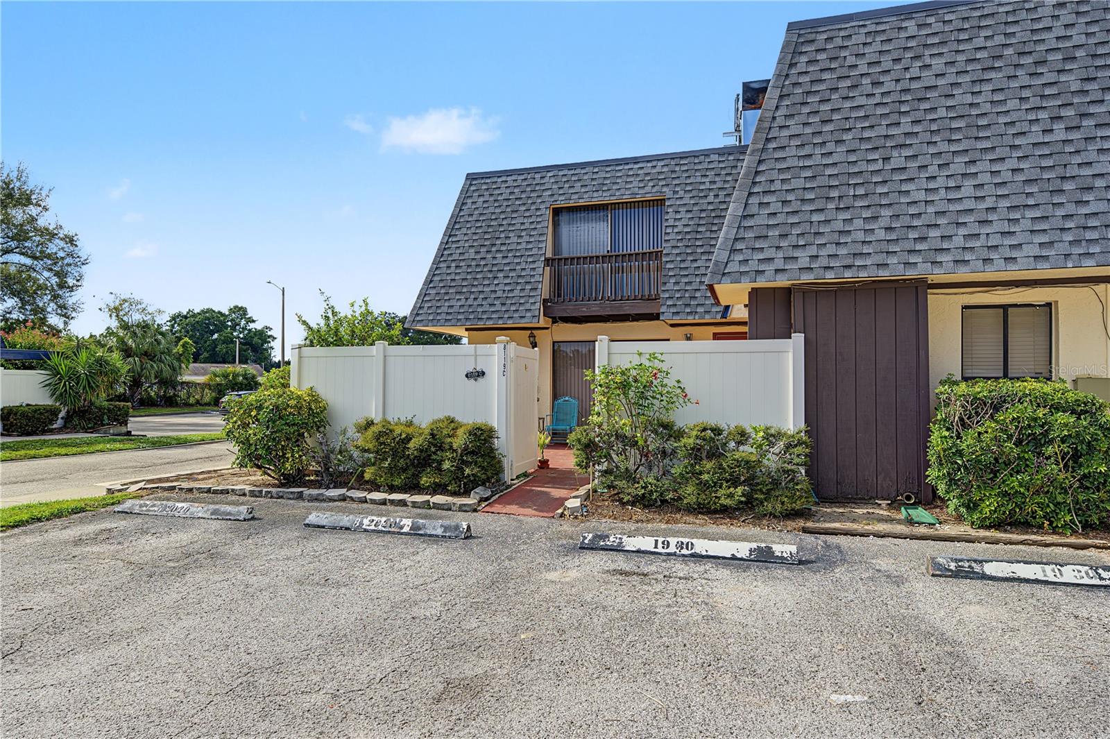 8119 OAK TRACE WAY #C — photo 26