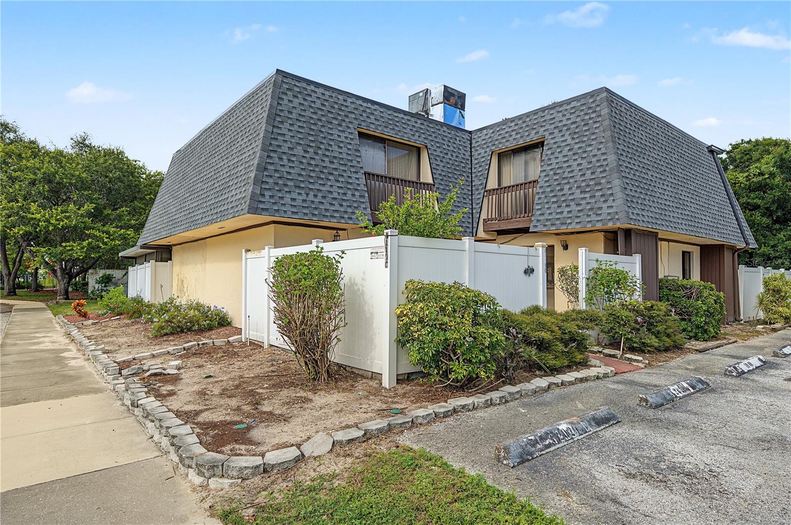 8119 OAK TRACE WAY #C — photo 29