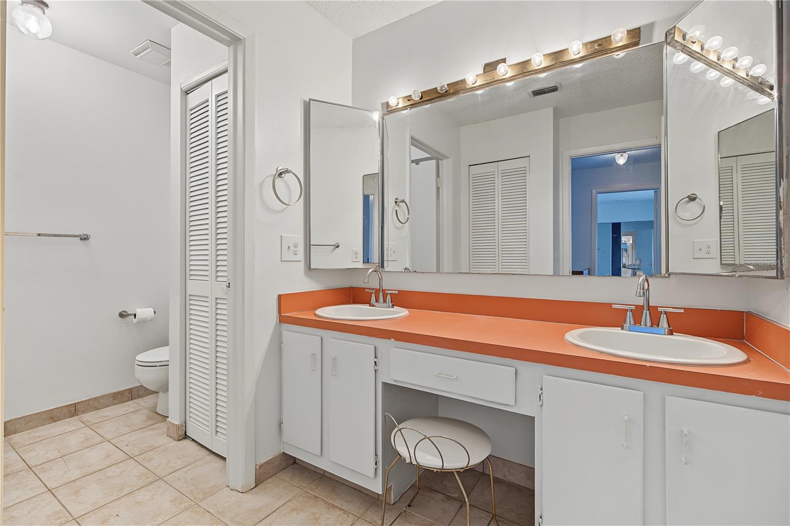 8119 OAK TRACE WAY #C — photo 18