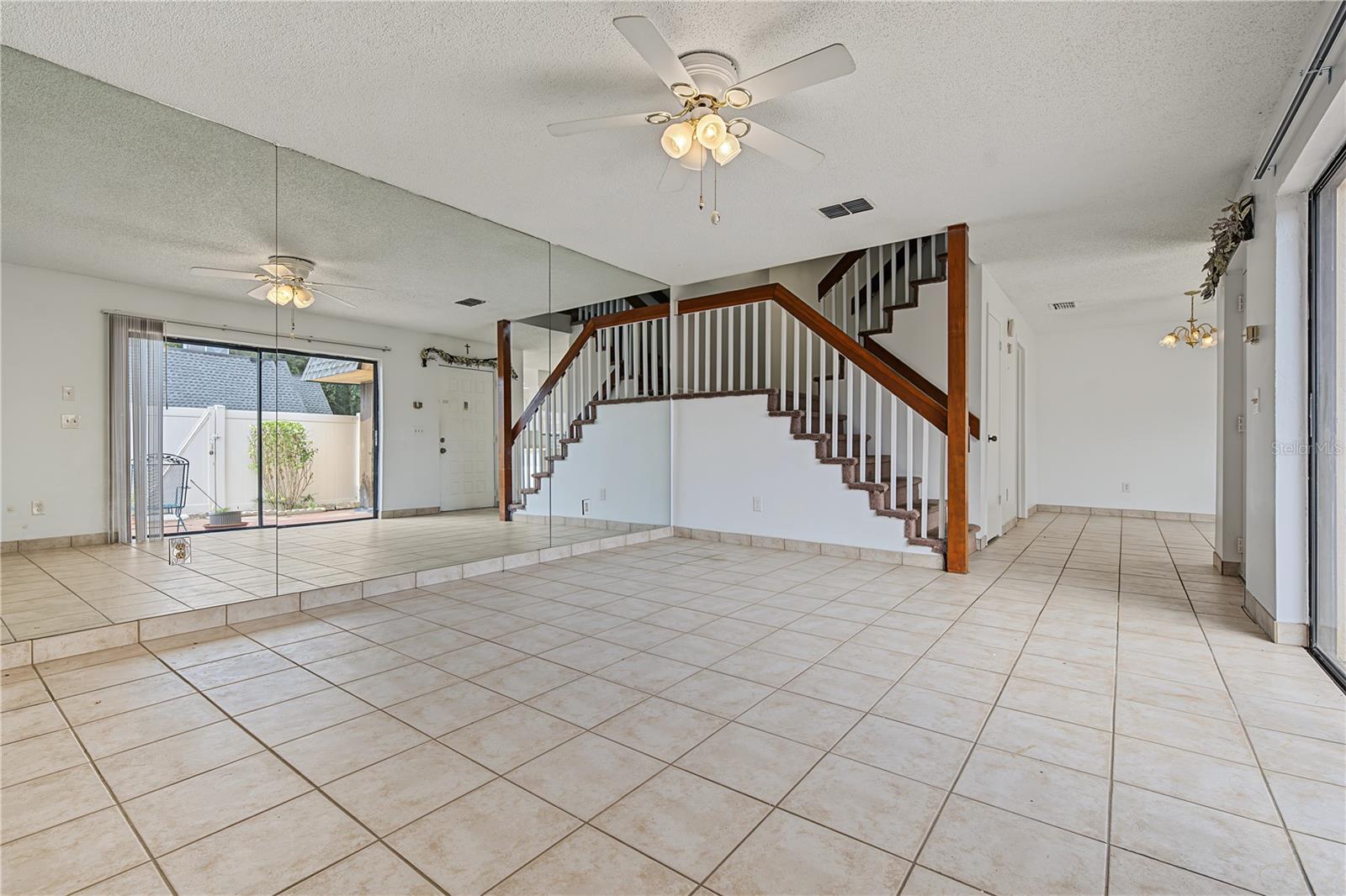 8119 OAK TRACE WAY #C — photo 5