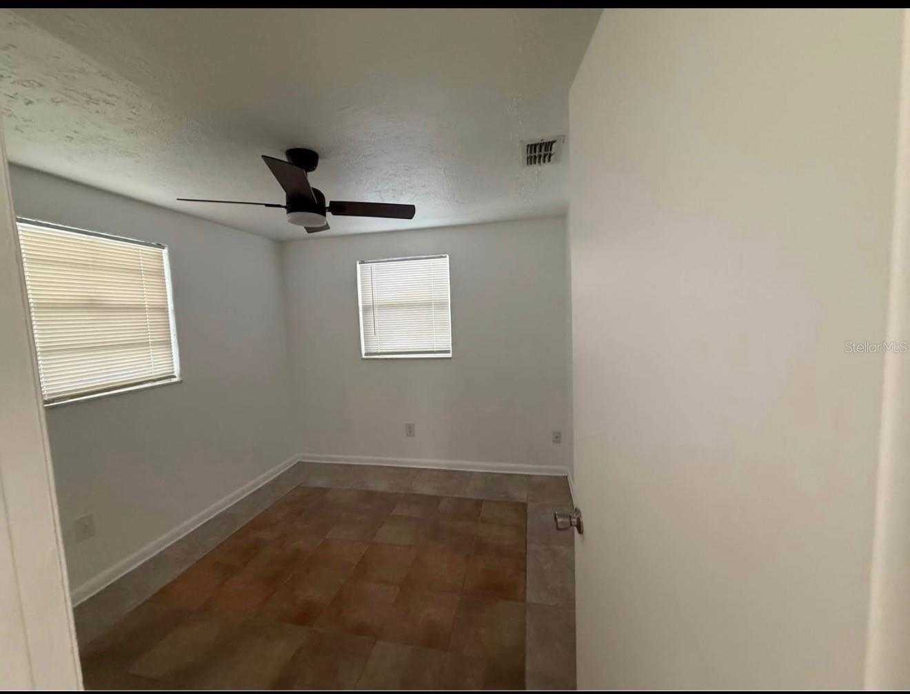7210 N HUBERT AVE — photo 9