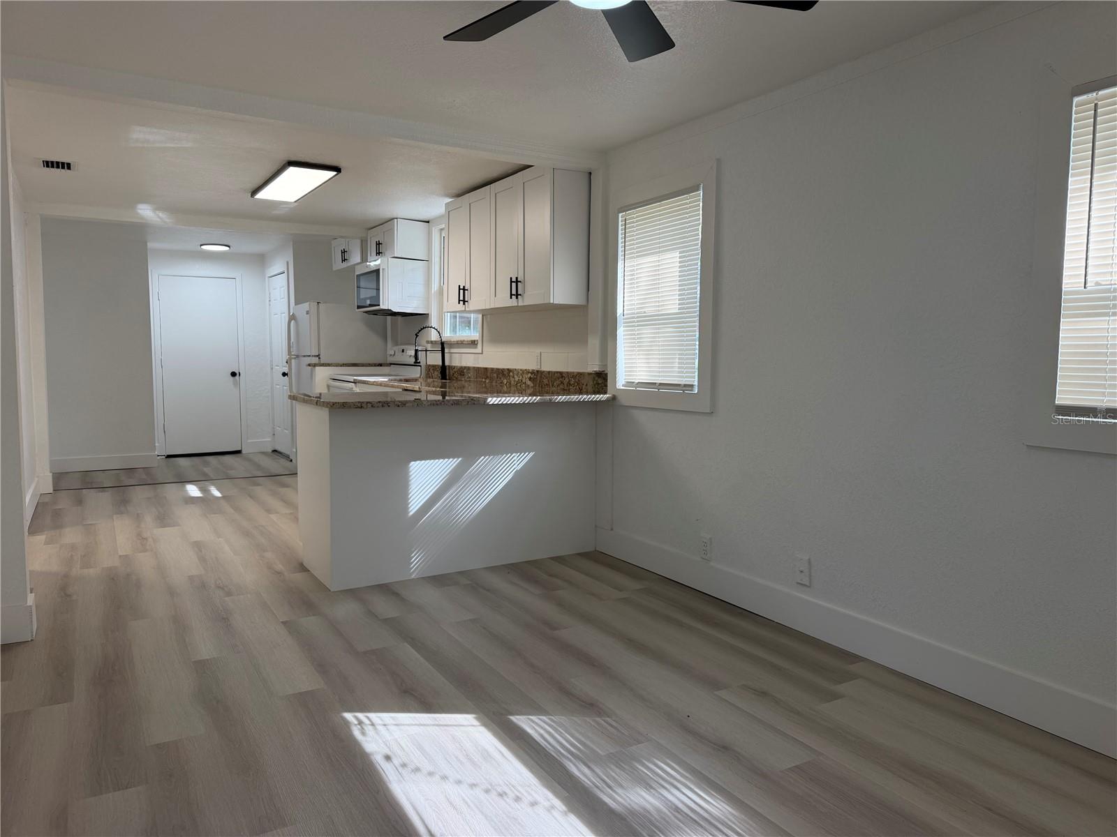 3636 E NORTH BAY ST — photo 3