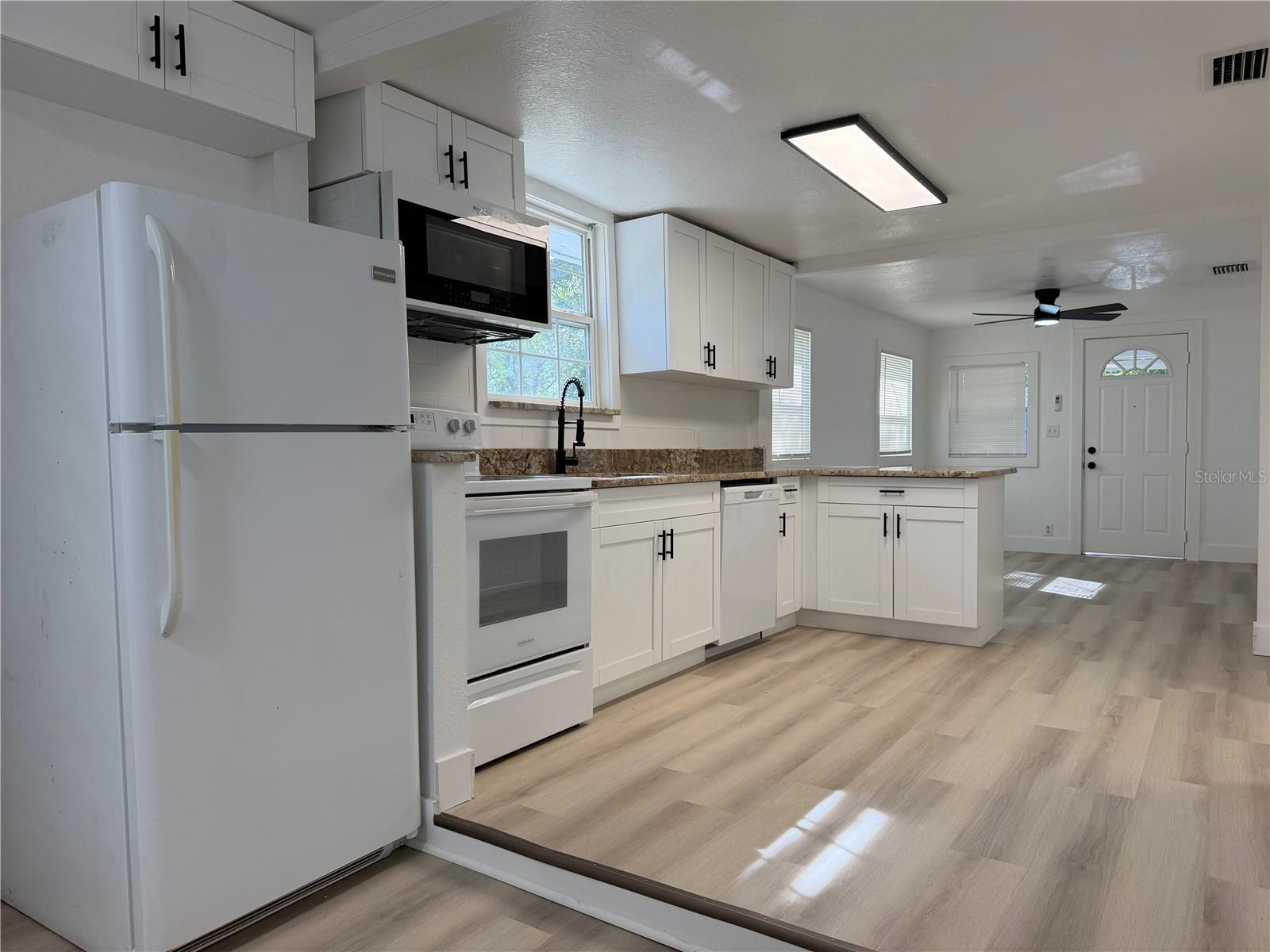 3636 E NORTH BAY ST — photo 5