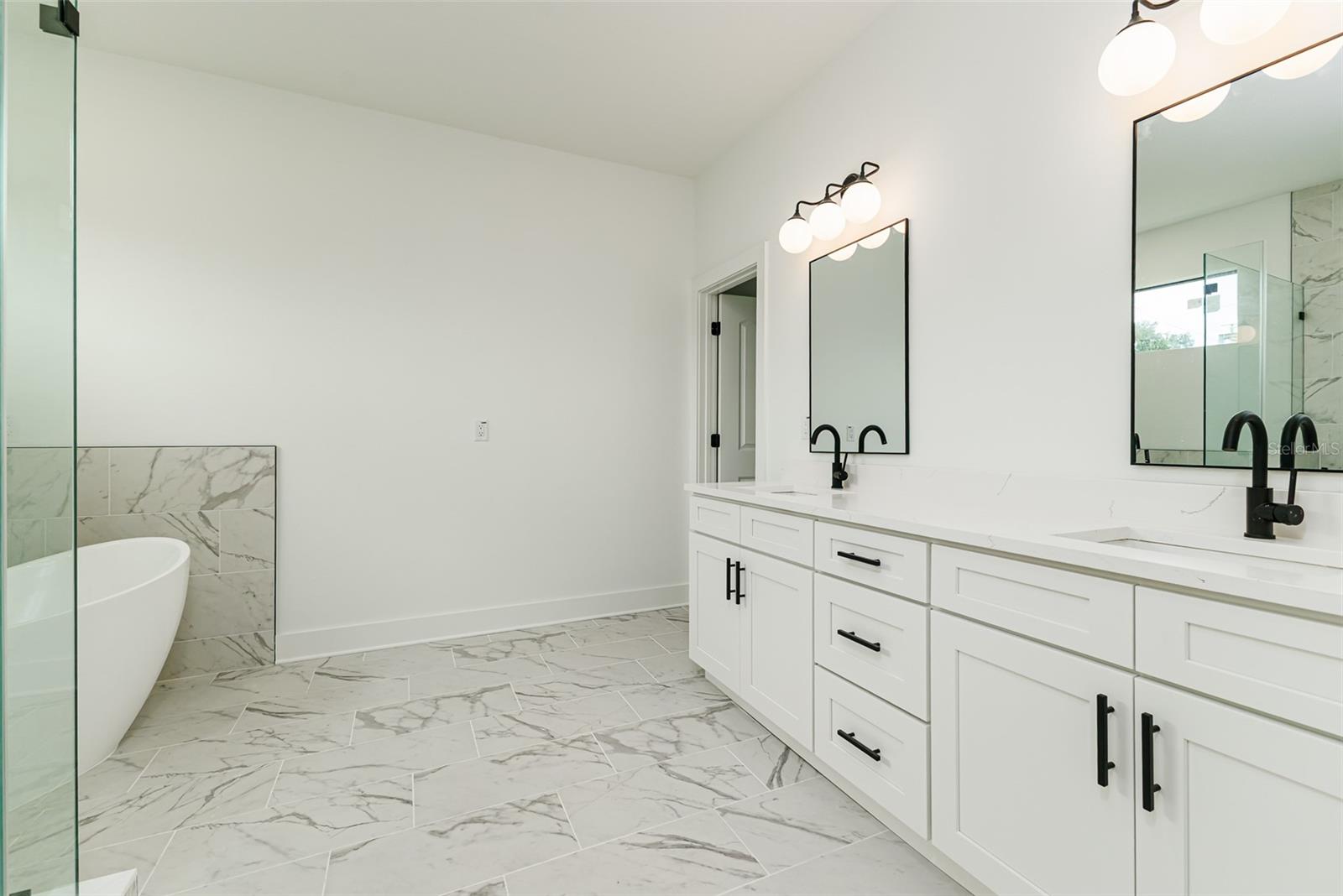 2507 FAIRVIEW AVE — photo 25