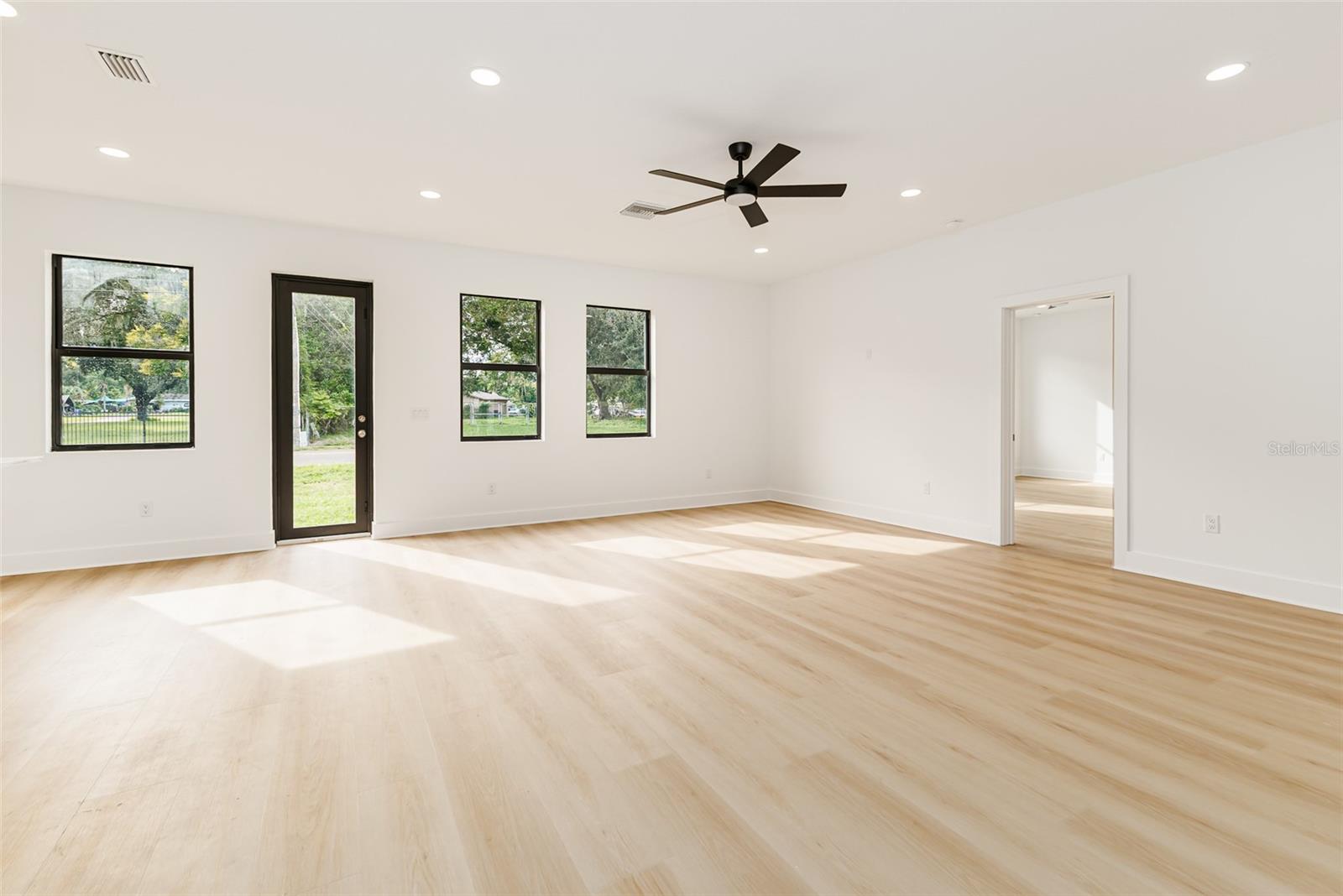 2507 FAIRVIEW AVE — photo 12