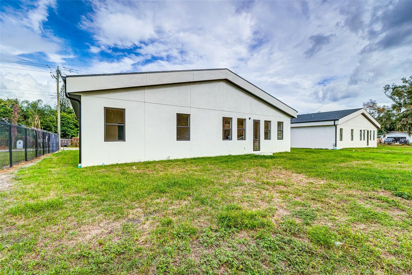 2507 FAIRVIEW AVE — photo 44