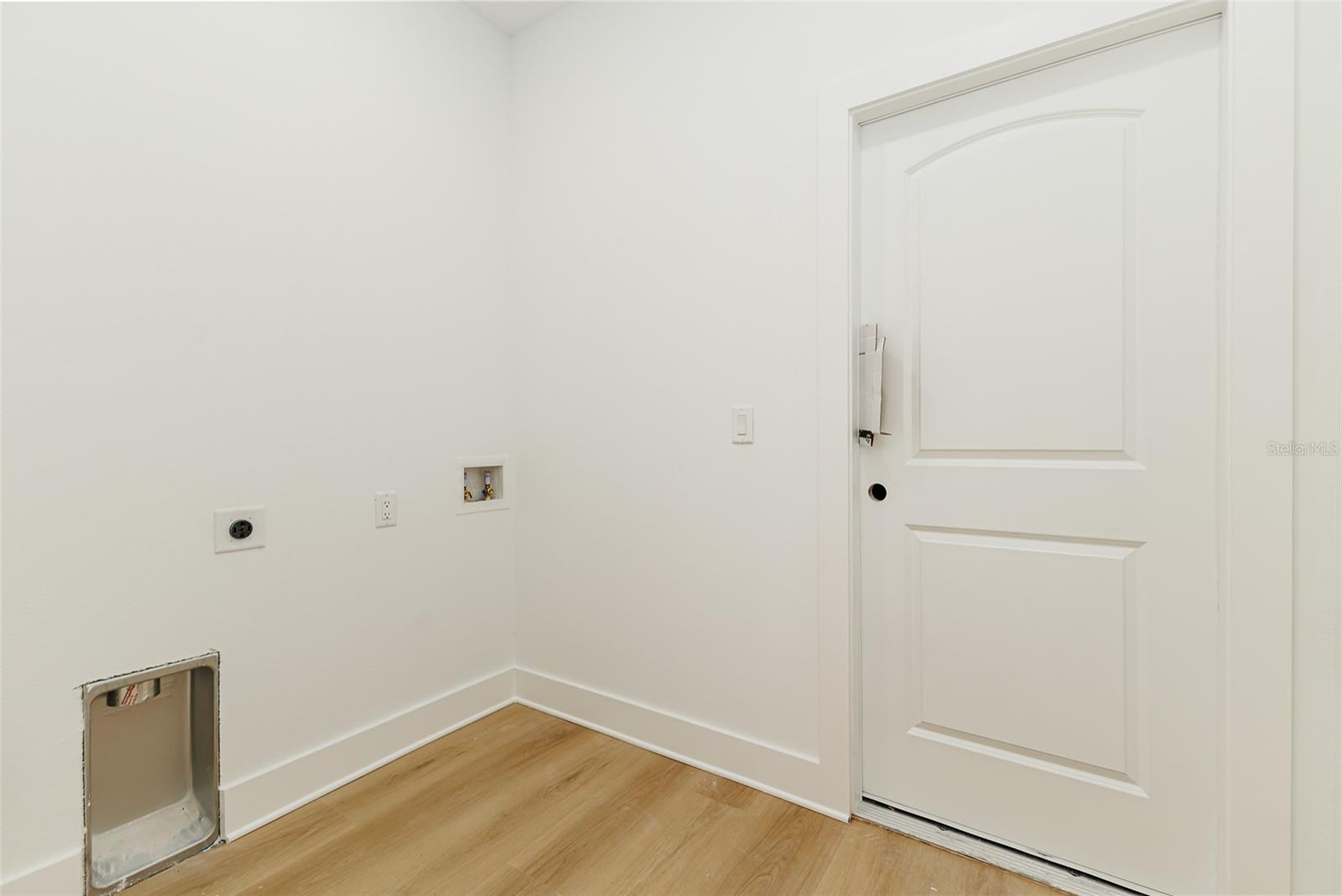 2507 FAIRVIEW AVE — photo 31