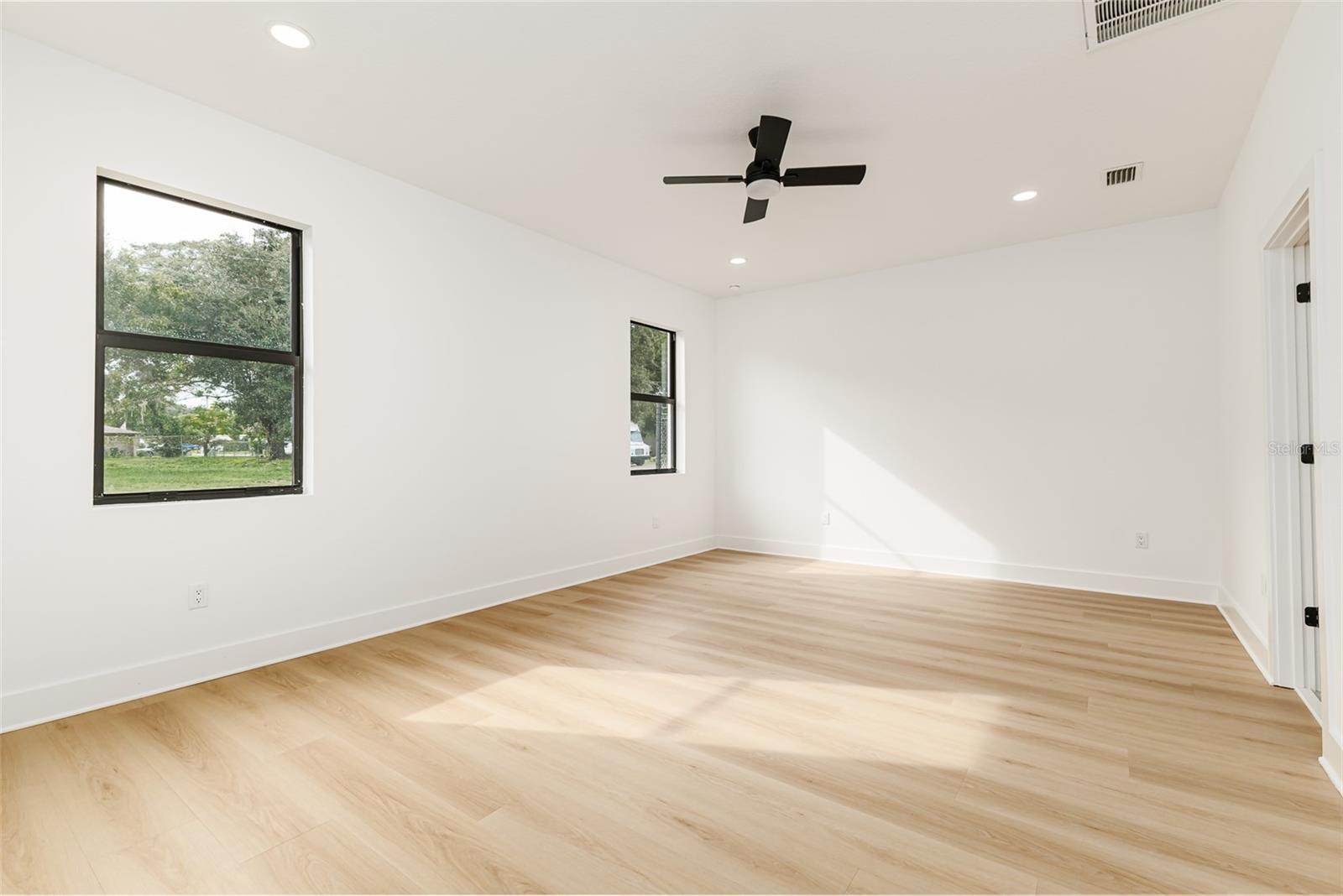 2507 FAIRVIEW AVE — photo 19