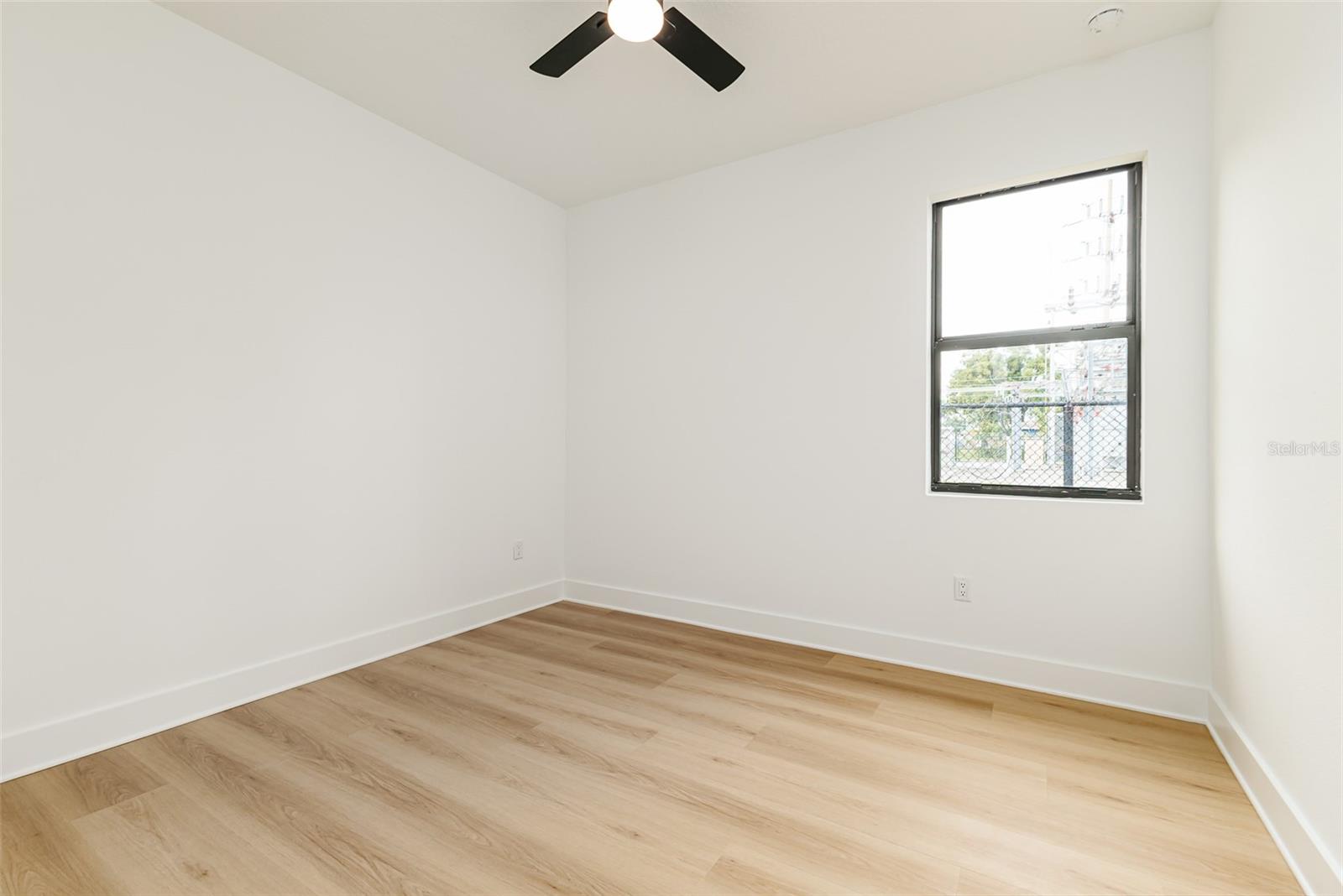2507 FAIRVIEW AVE — photo 40