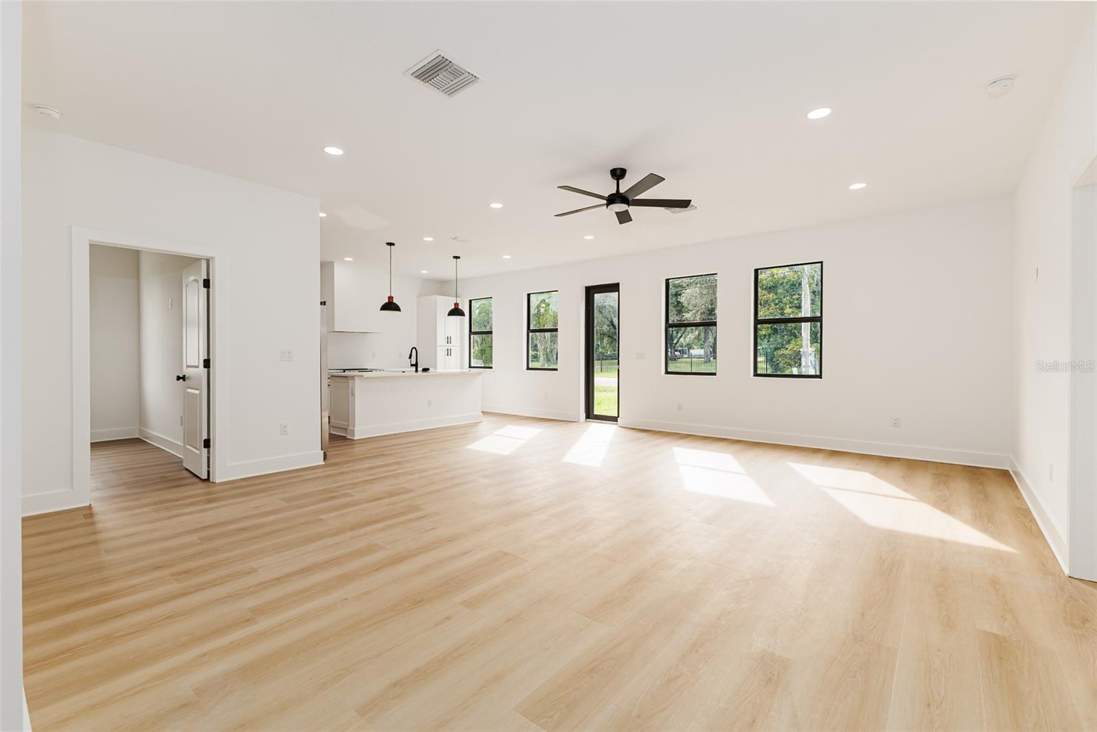 2507 FAIRVIEW AVE — photo 8