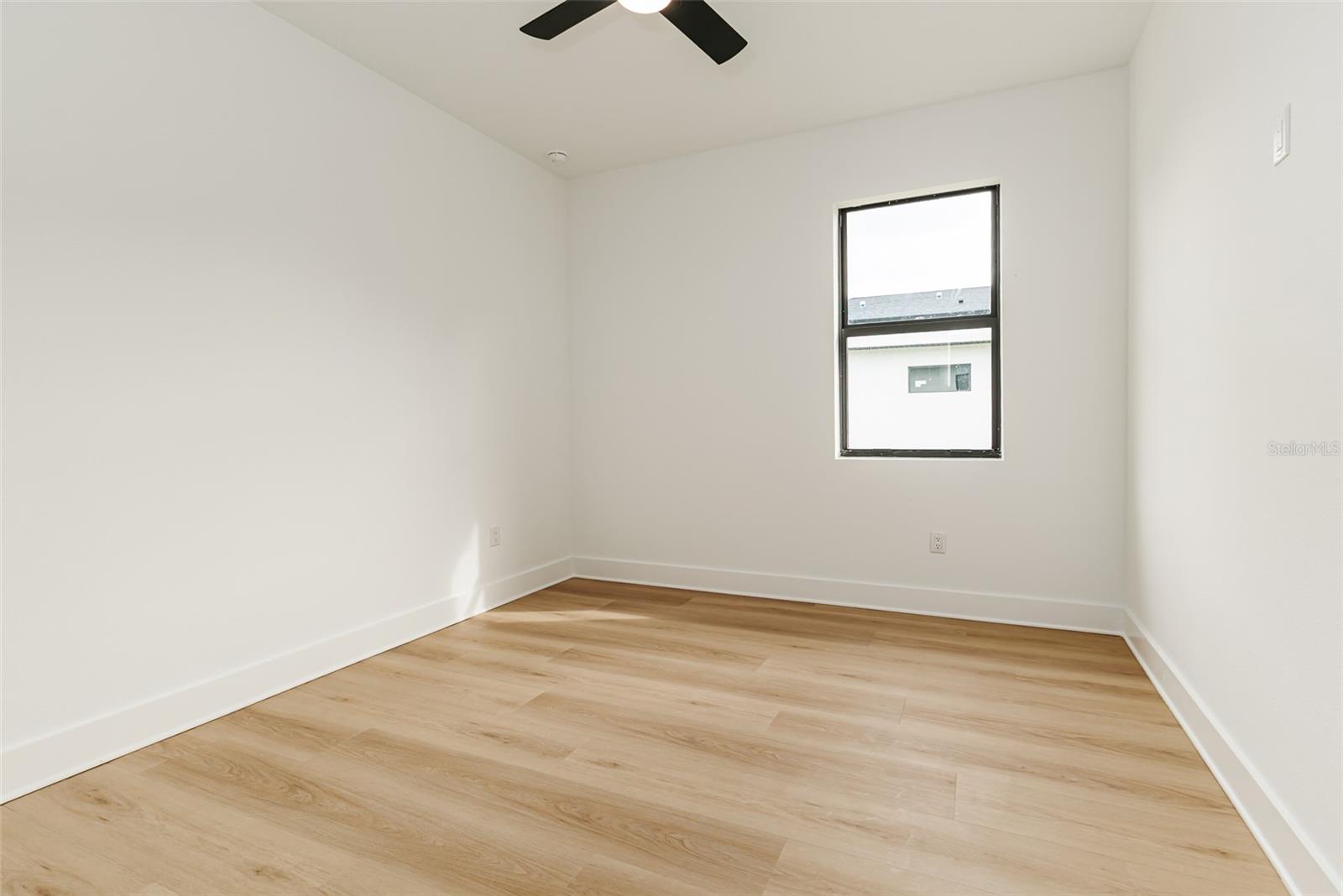 2507 FAIRVIEW AVE — photo 33