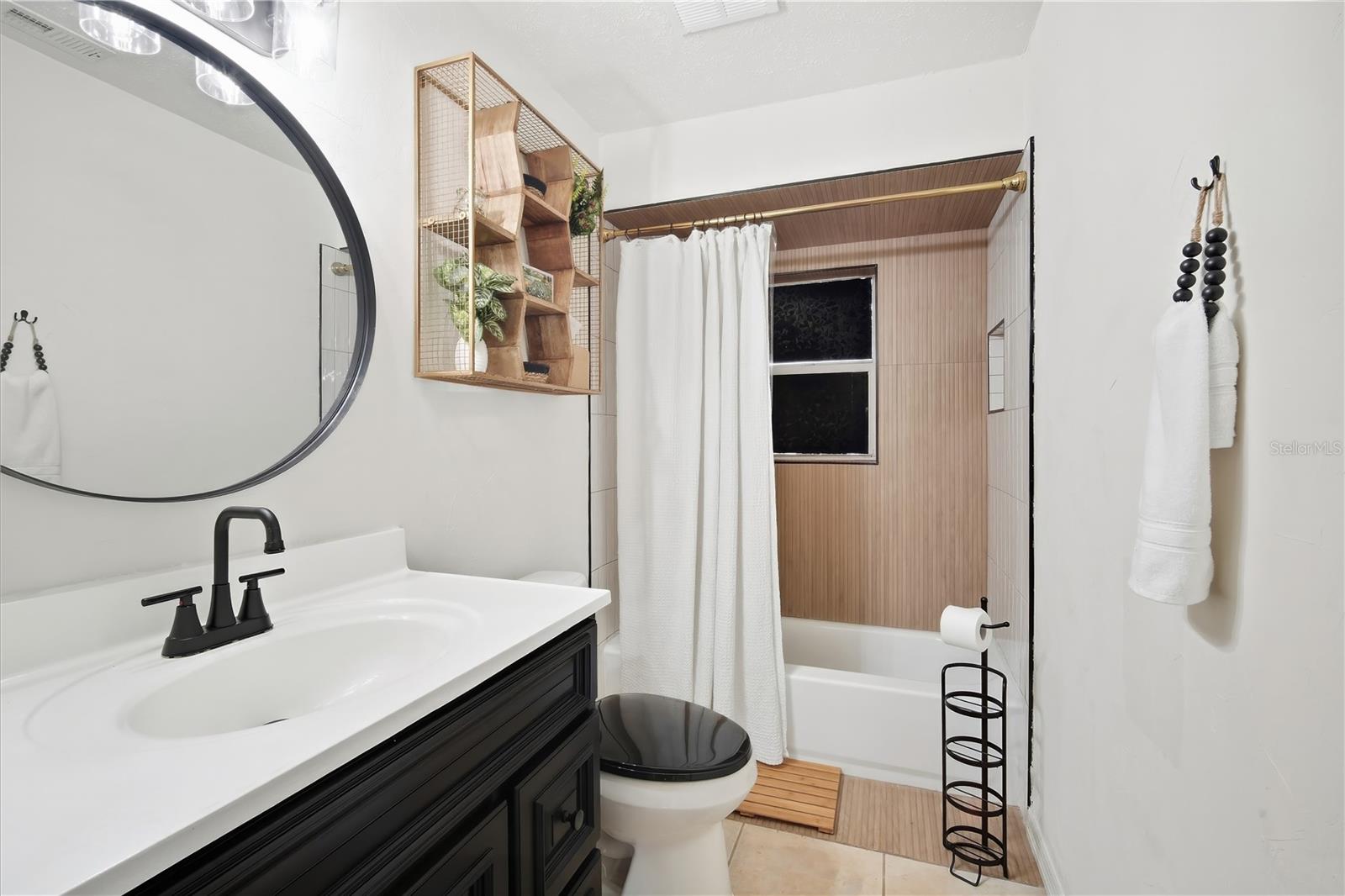 2112 E NEDRO RD — photo 9