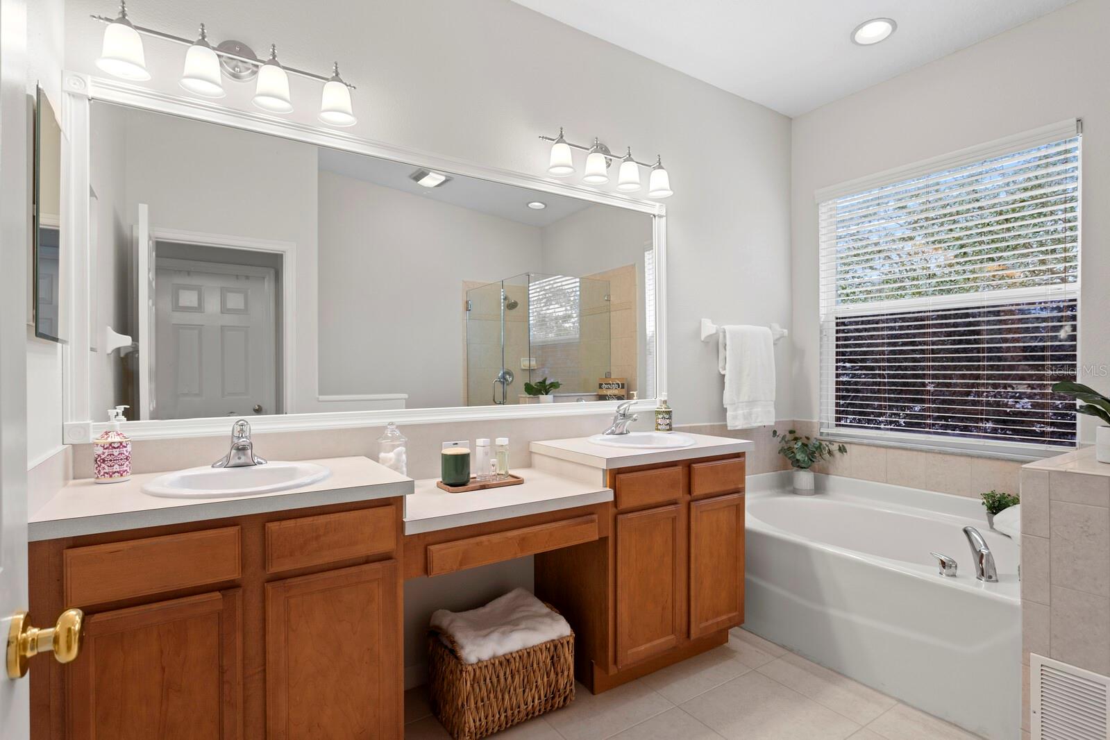 540 HARBOR GROVE CIR — photo 30