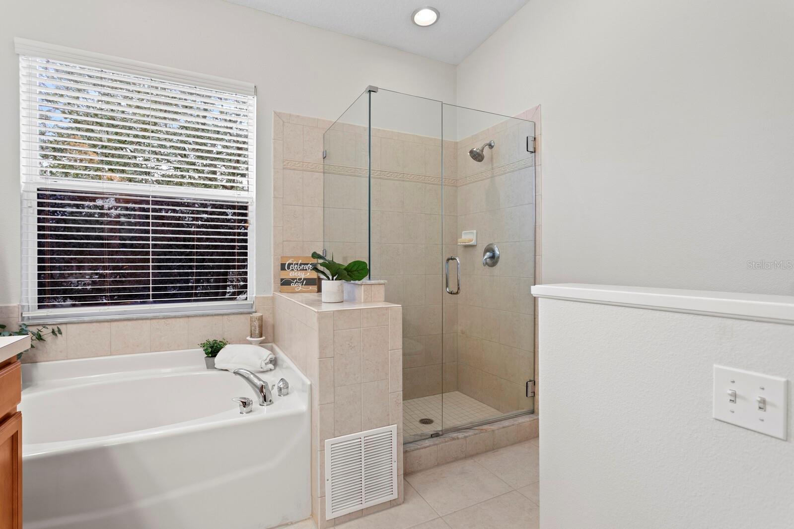 540 HARBOR GROVE CIR — photo 31