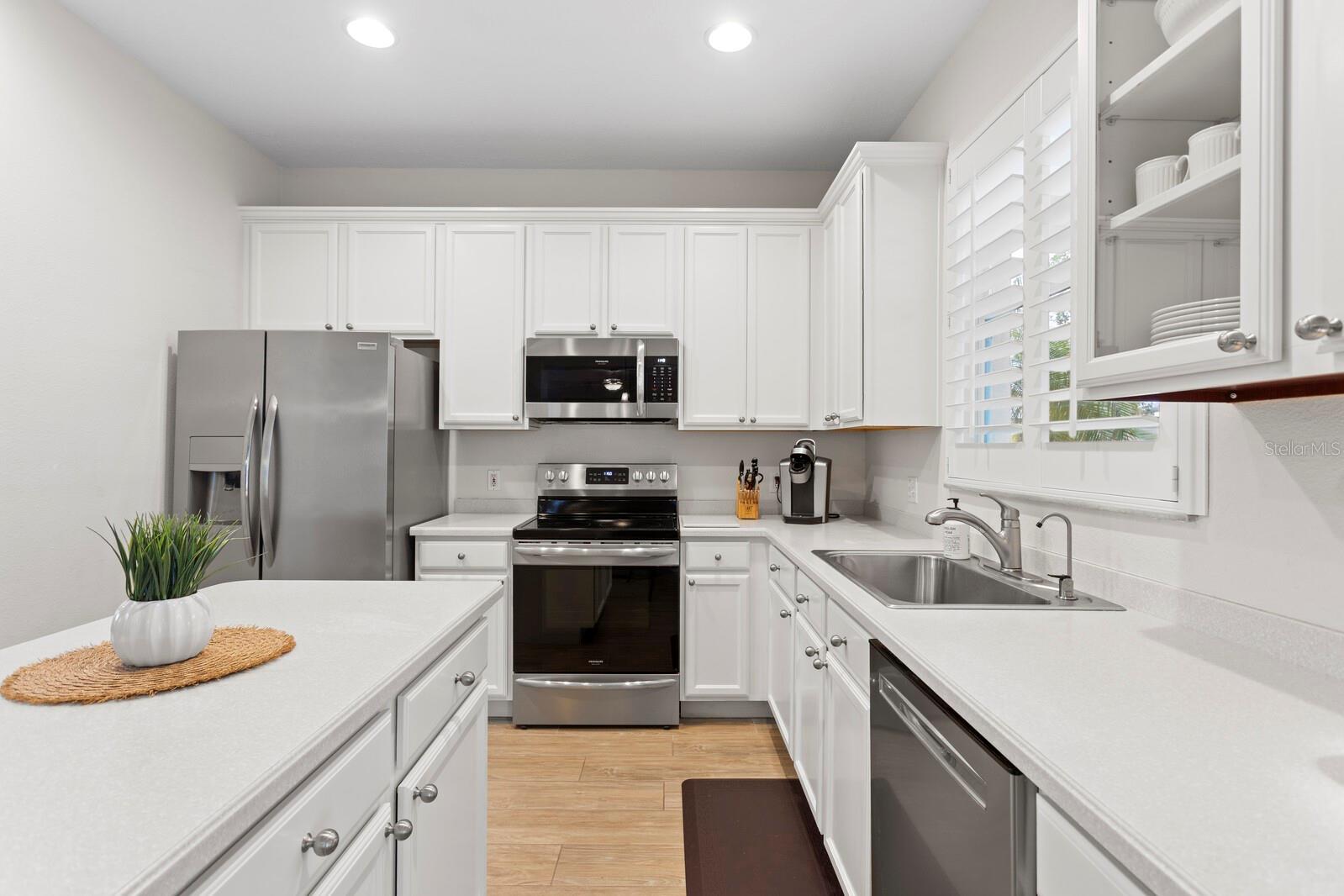 540 HARBOR GROVE CIR — photo 25