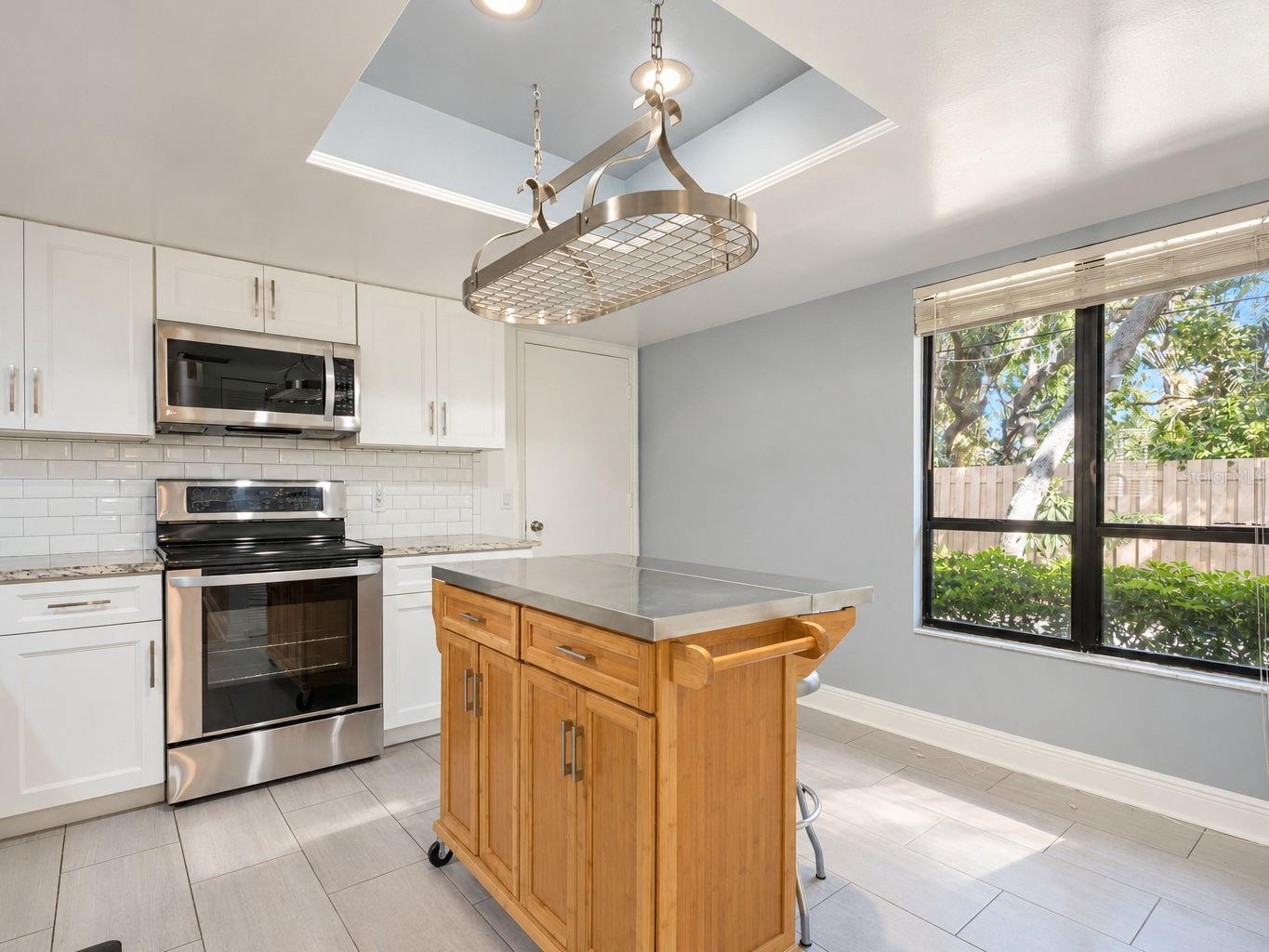 119 PARKSIDE COLONY DR — photo 18