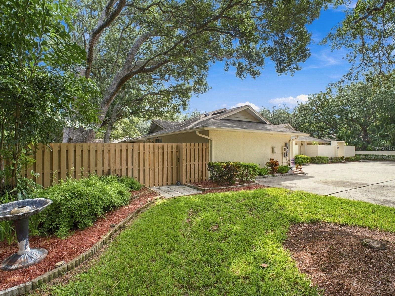 119 PARKSIDE COLONY DR — photo 4