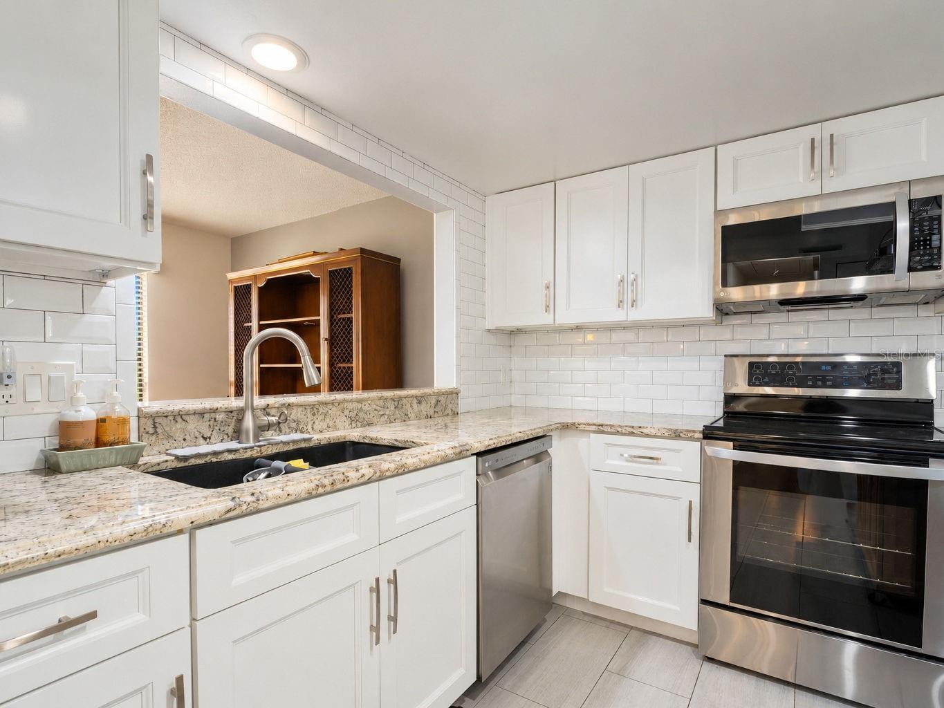 119 PARKSIDE COLONY DR — photo 21