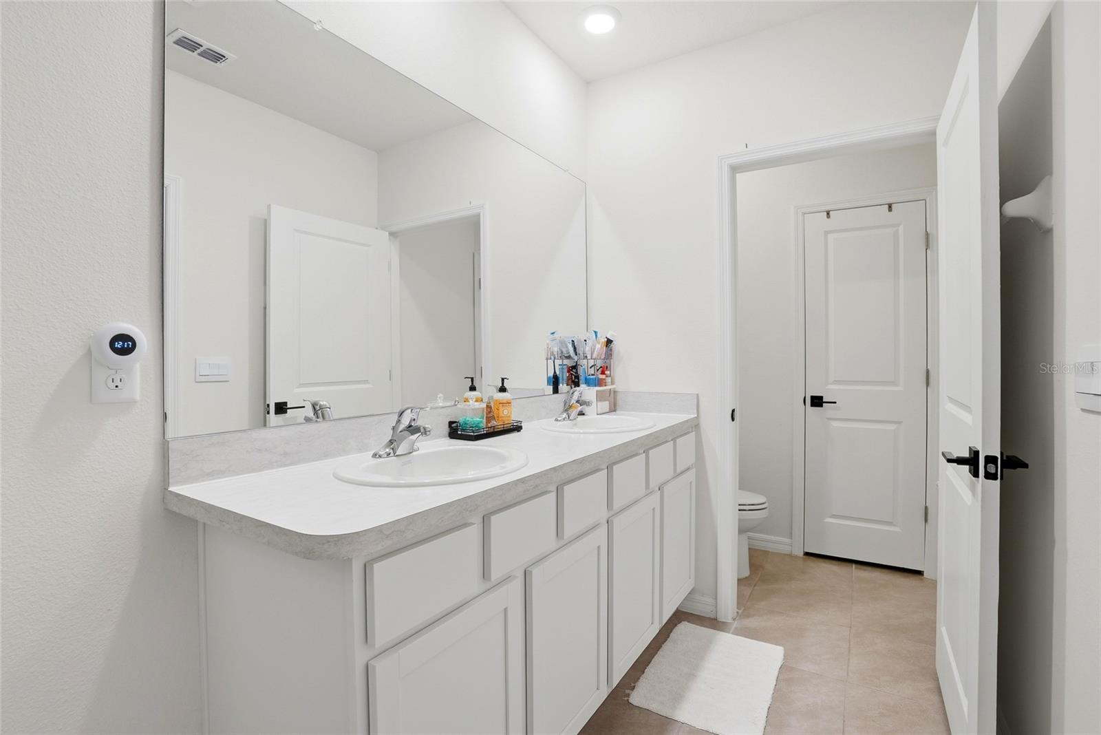 5674 CHORLEYWOOD LN — photo 23